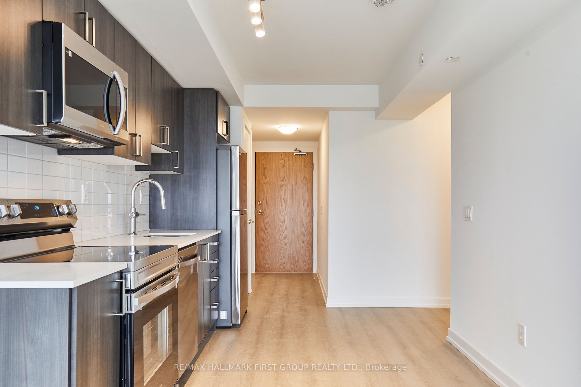 1435 Celebration Dr, #517