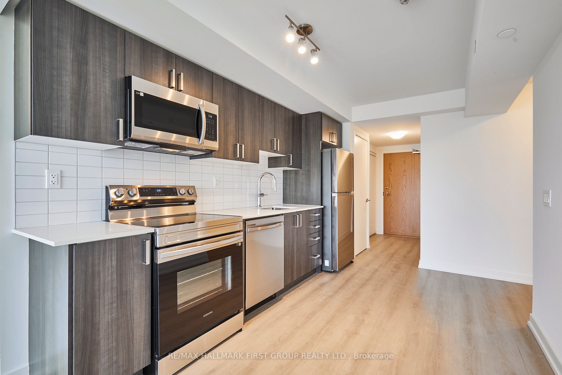 1435 Celebration Dr, #517