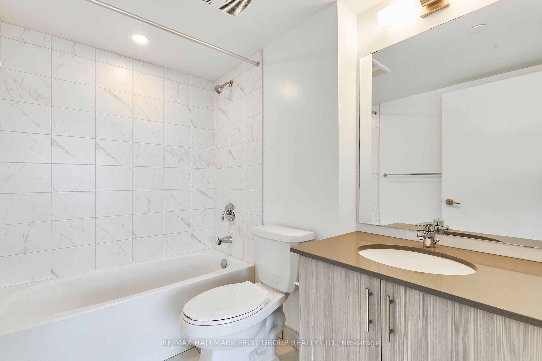 1435 Celebration Dr, #517