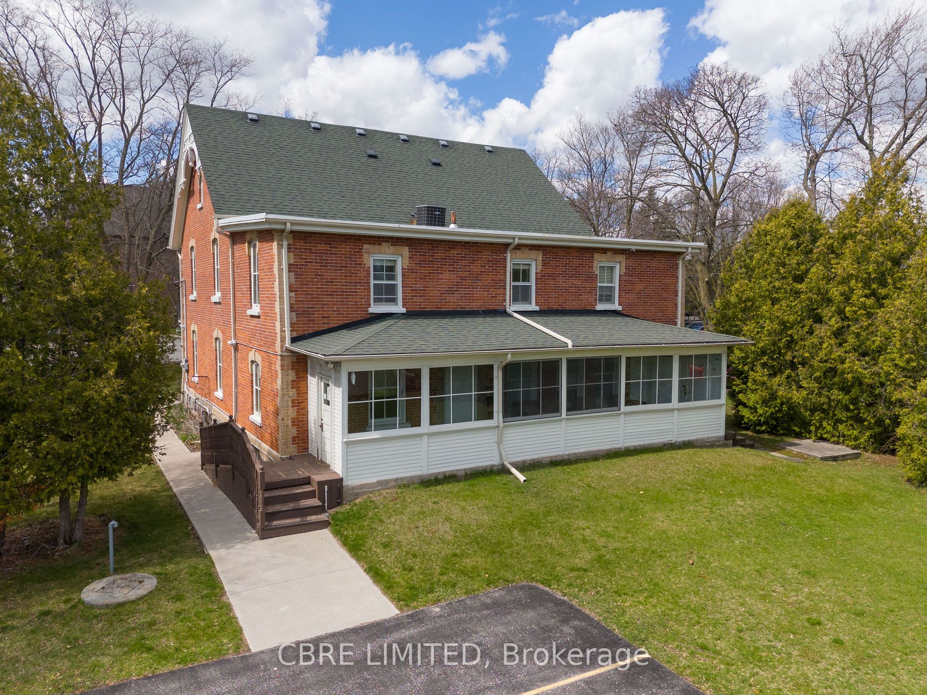 27 Old Kingston Road