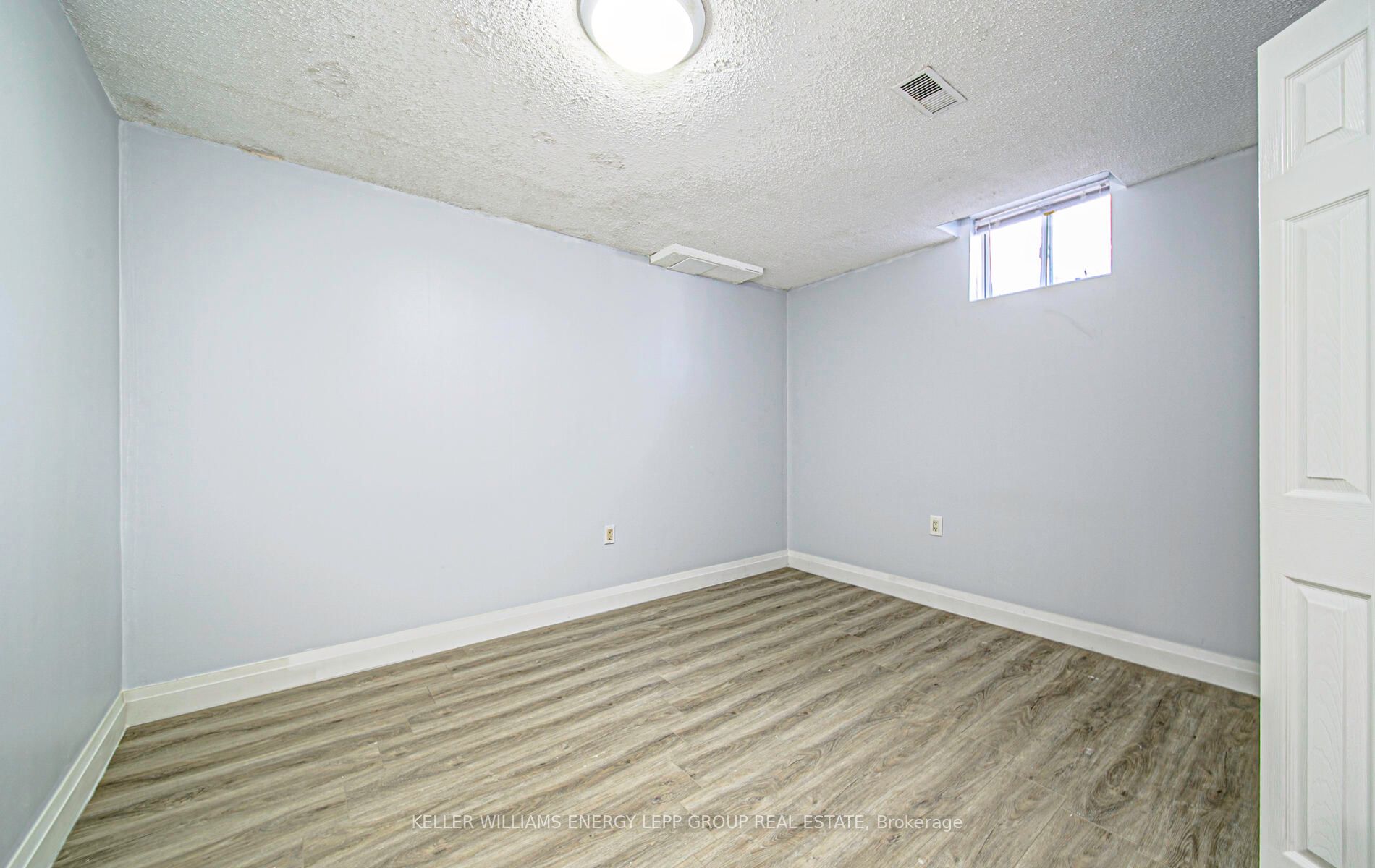 410 Carnwith Dr E