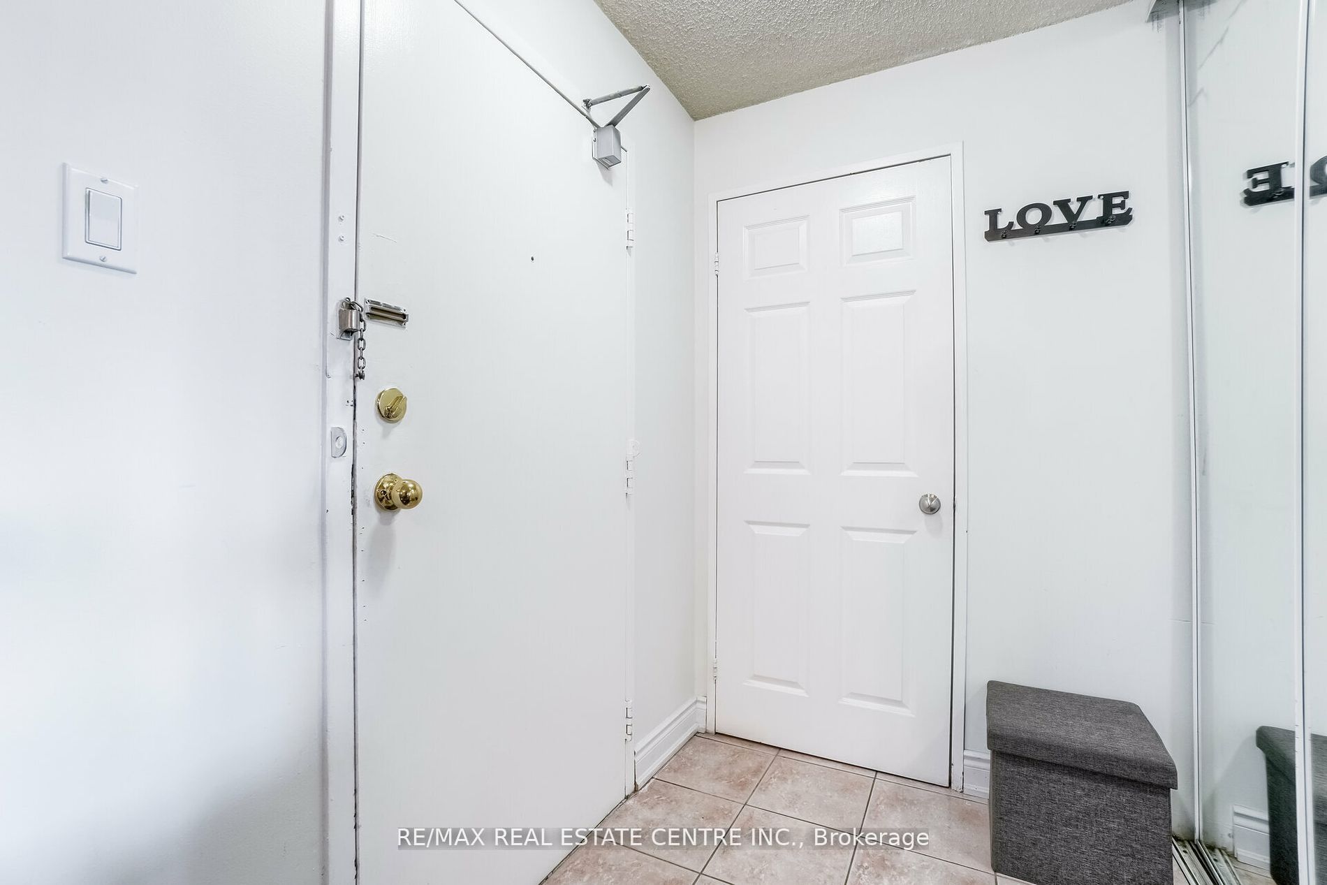99 Blackwell Ave, #208