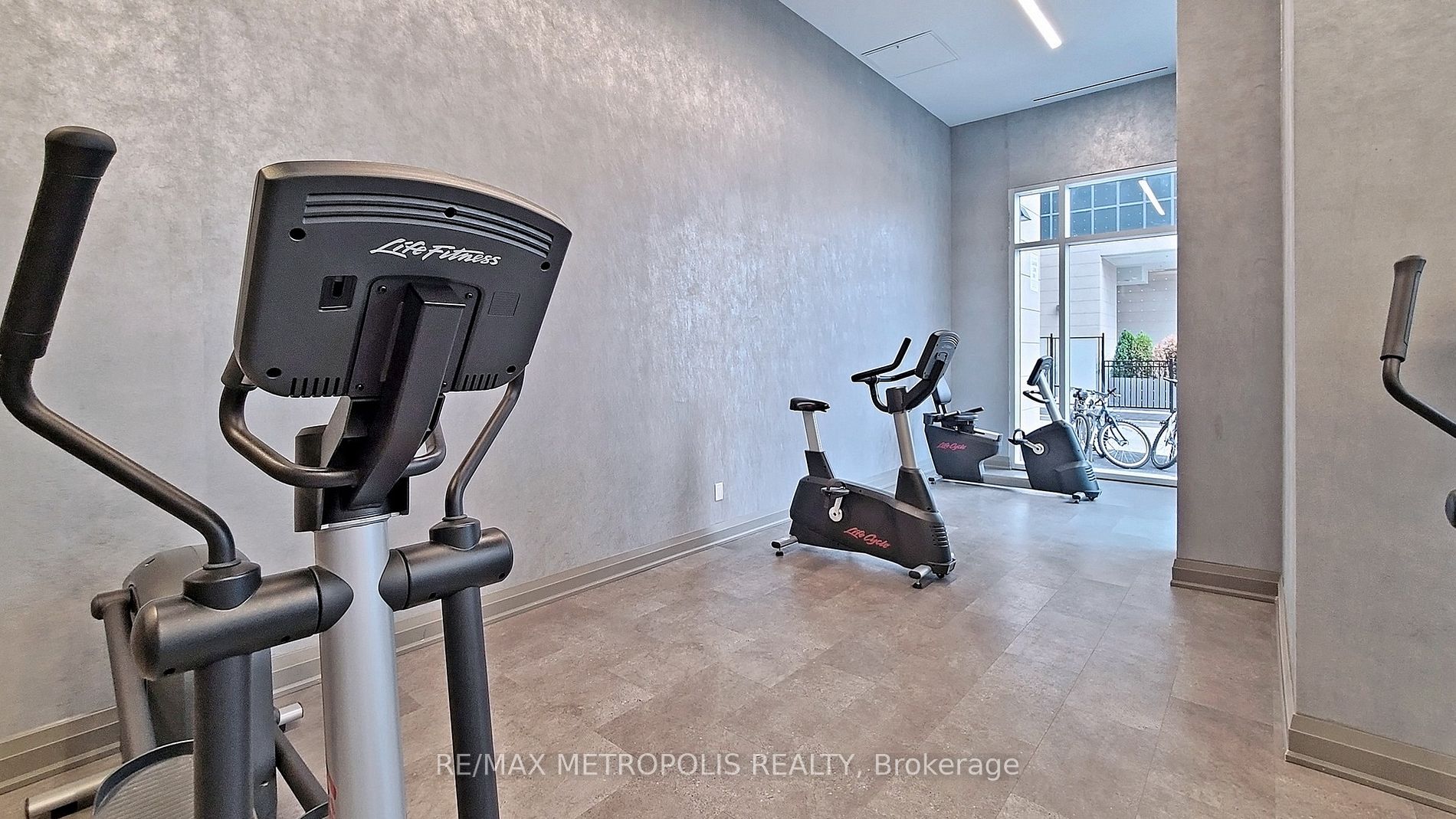 30 Meadowglen Pl, #2405