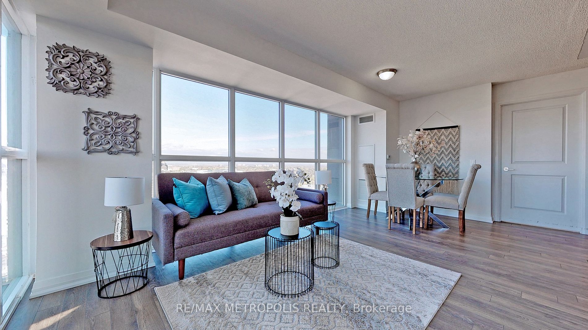 30 Meadowglen Pl, #2405