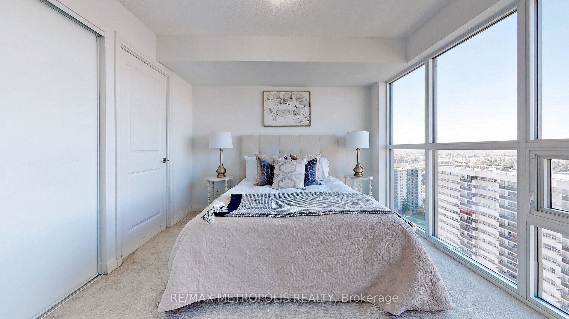30 Meadowglen Pl, #2405