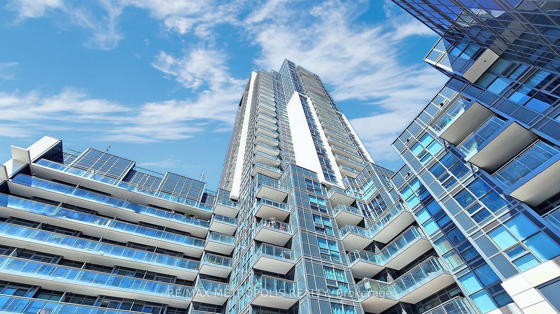 30 Meadowglen Pl, #2405