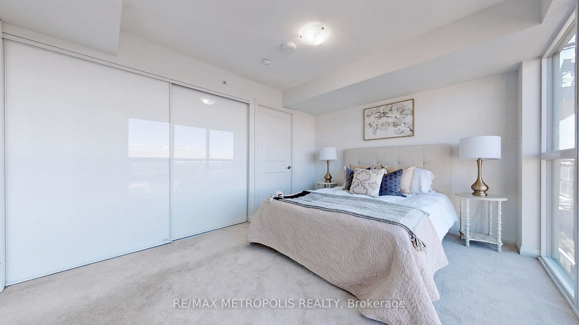 30 Meadowglen Pl, #2405