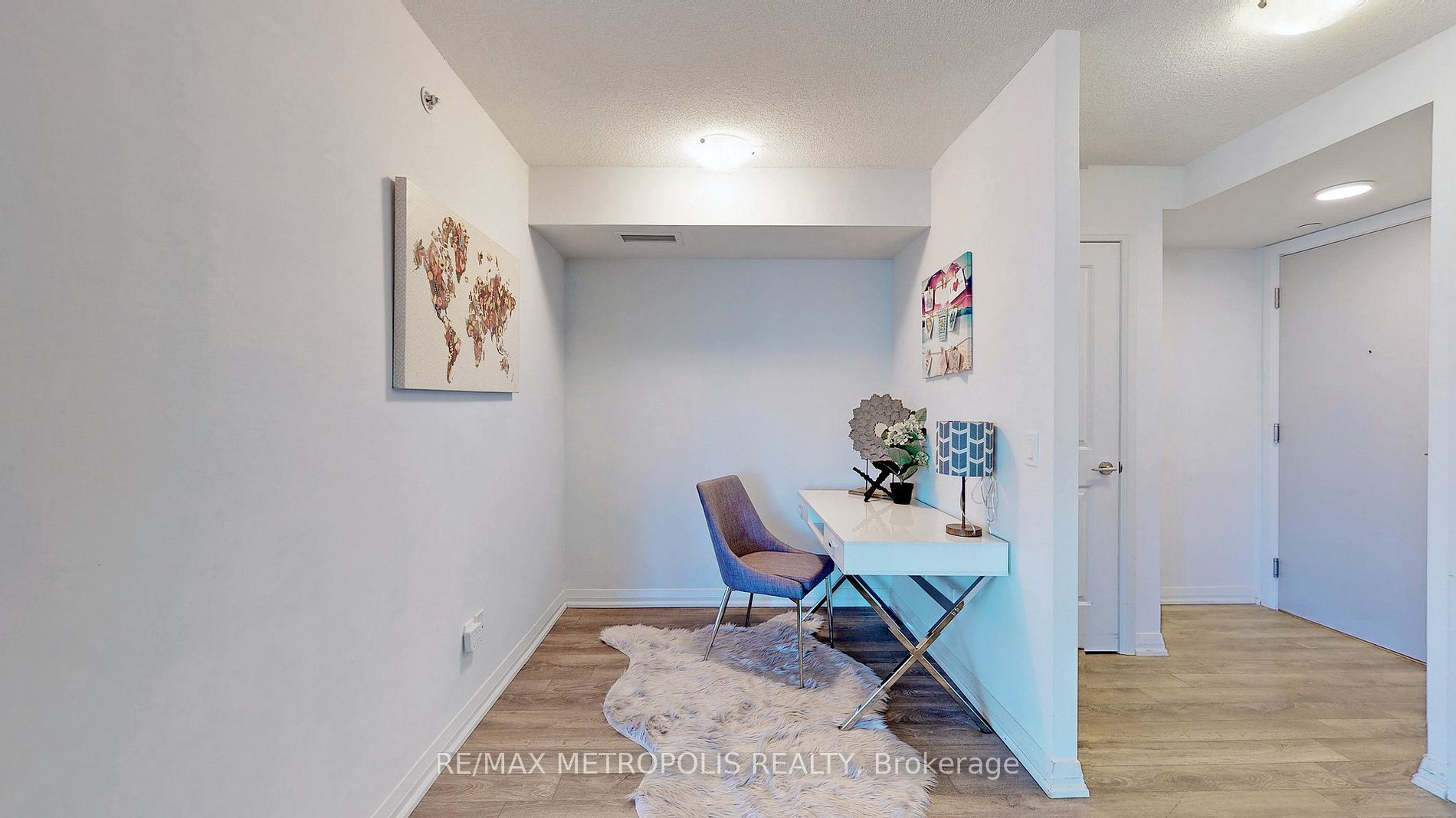 30 Meadowglen Pl, #2405