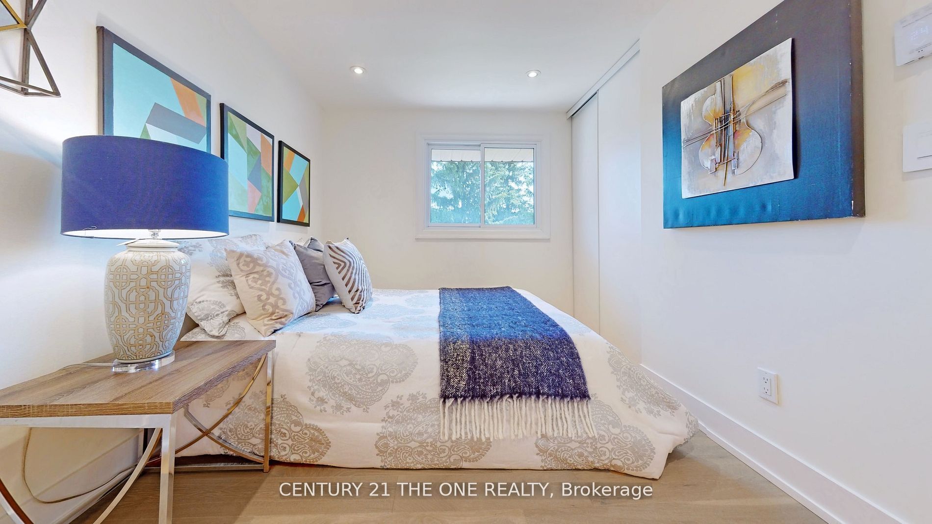 647 Capilano Cres, #Main Fl