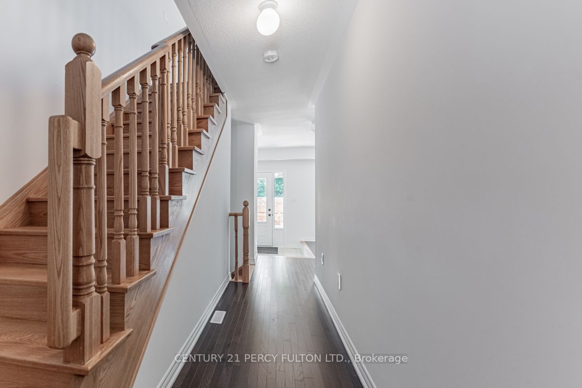 8 Cunliffe Lane