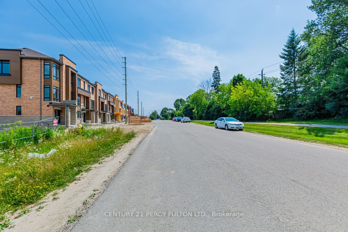 8 Cunliffe Lane