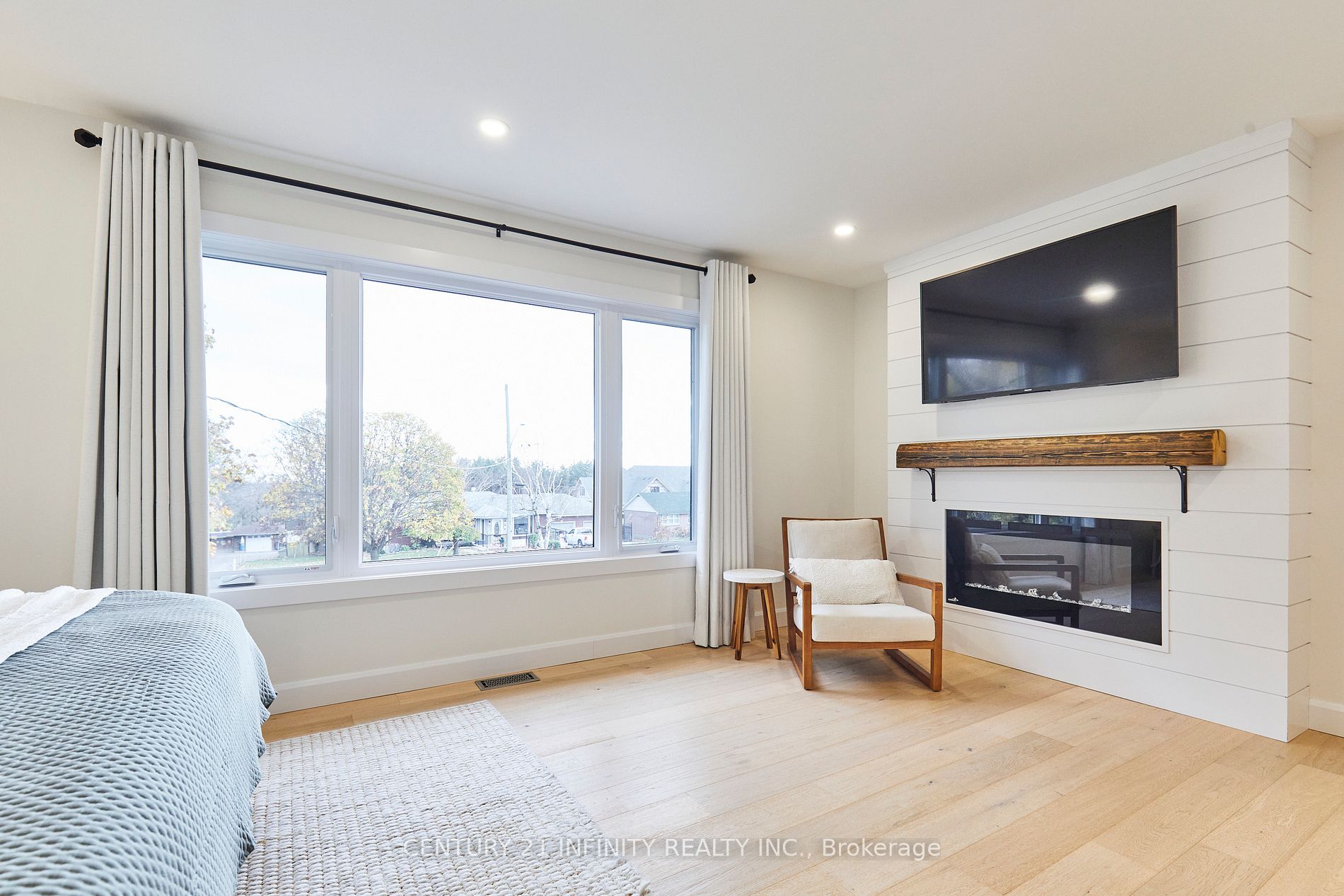 64 Bradley Blvd