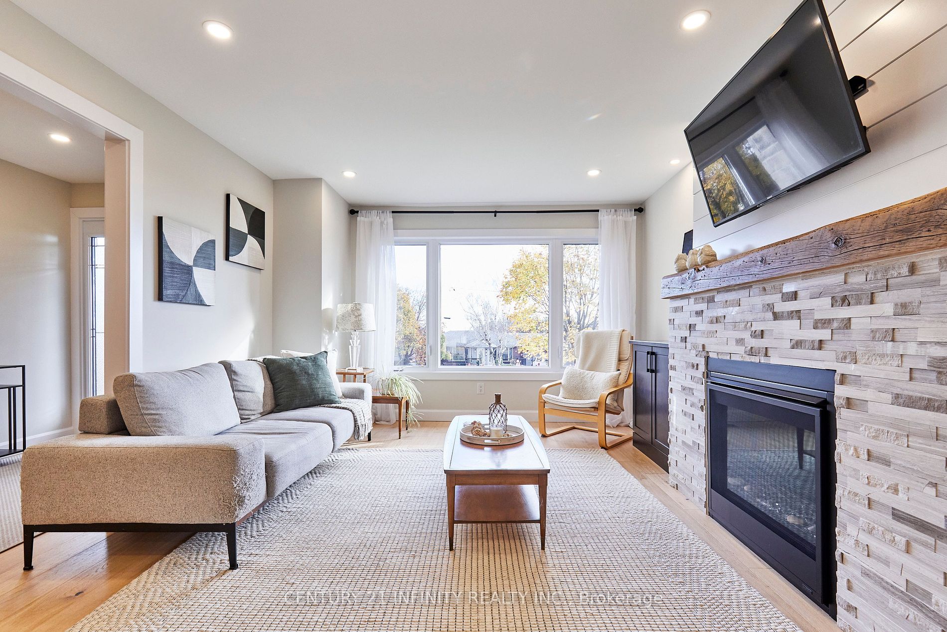 64 Bradley Blvd