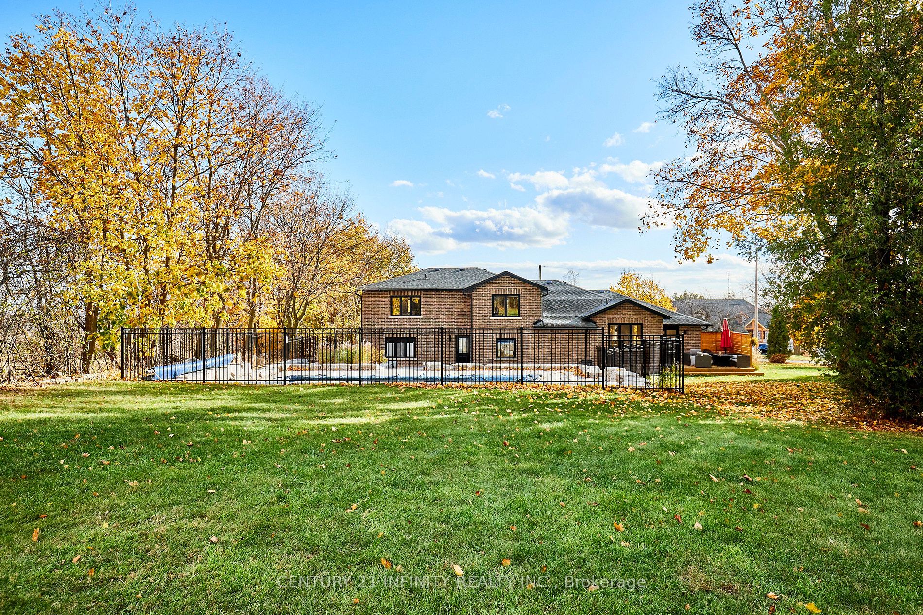 64 Bradley Blvd