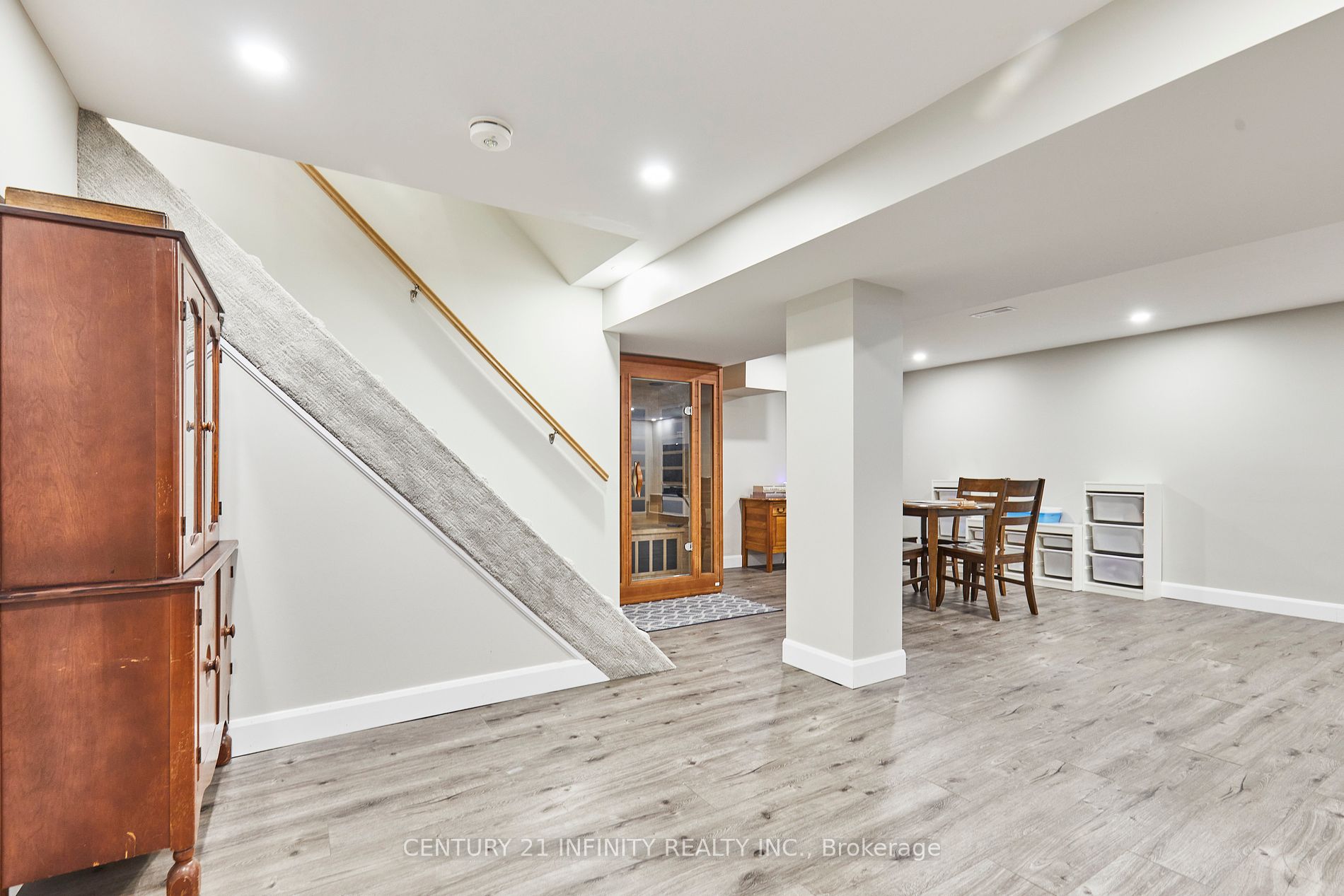 64 Bradley Blvd