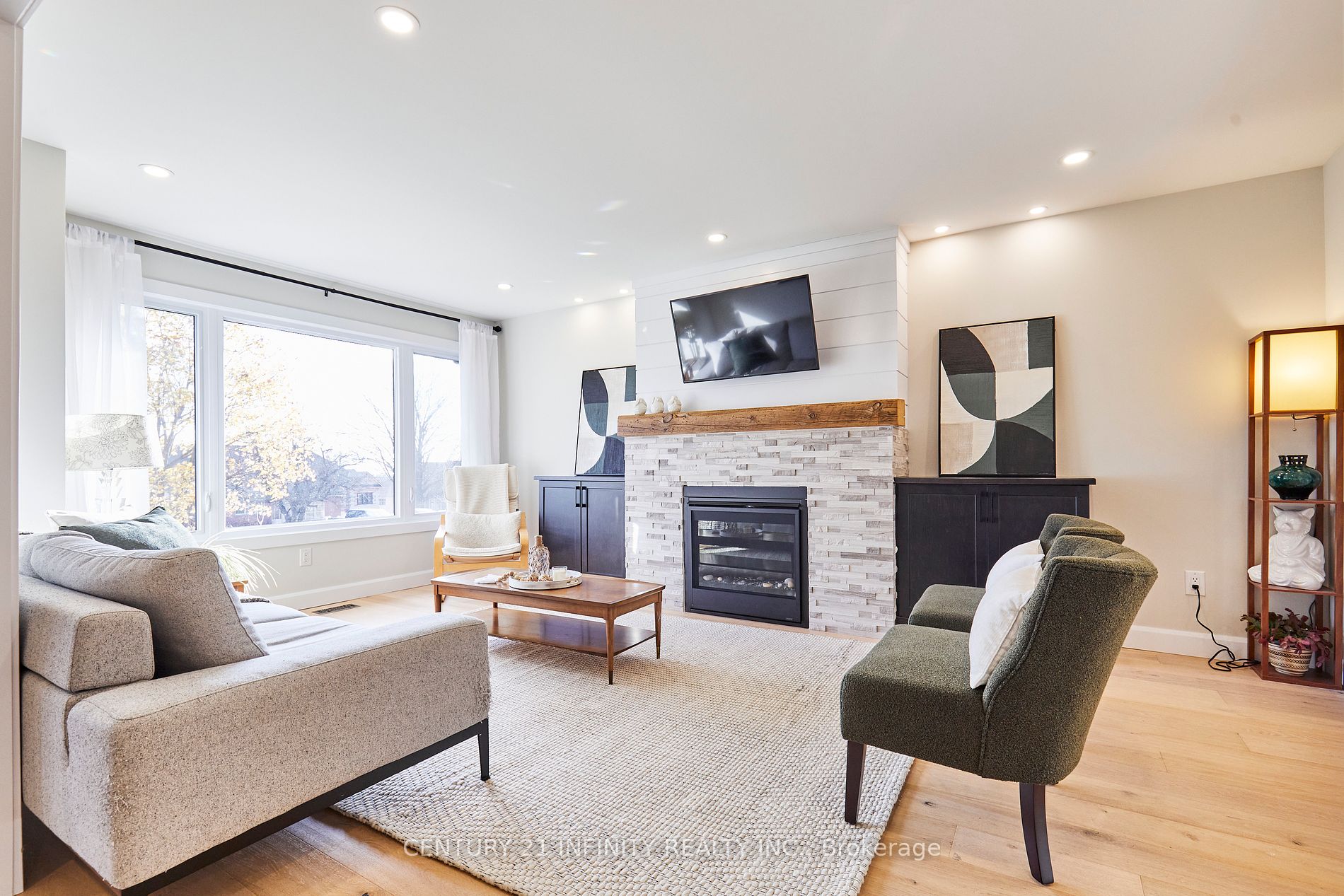 64 Bradley Blvd