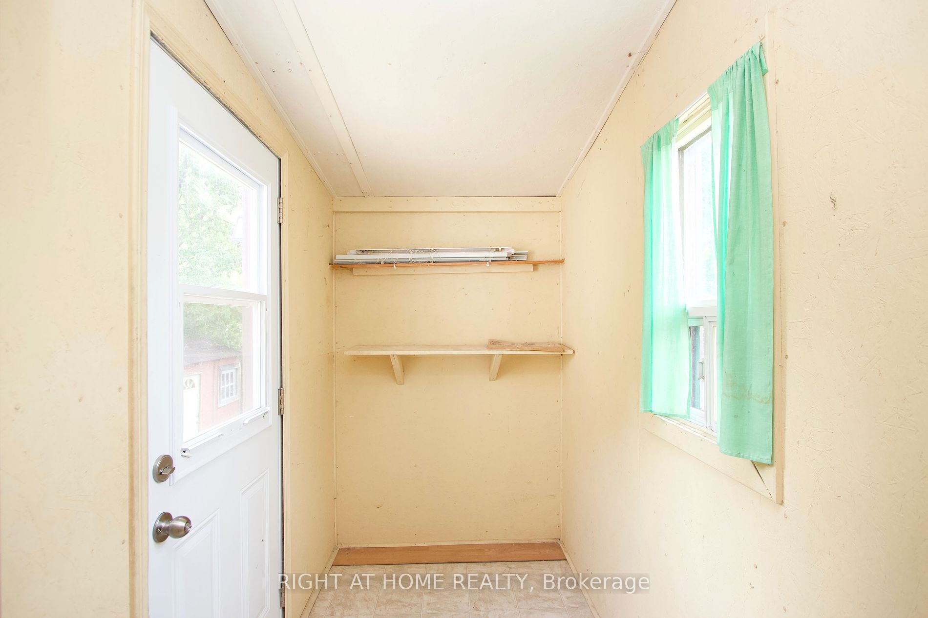 262 Drew St