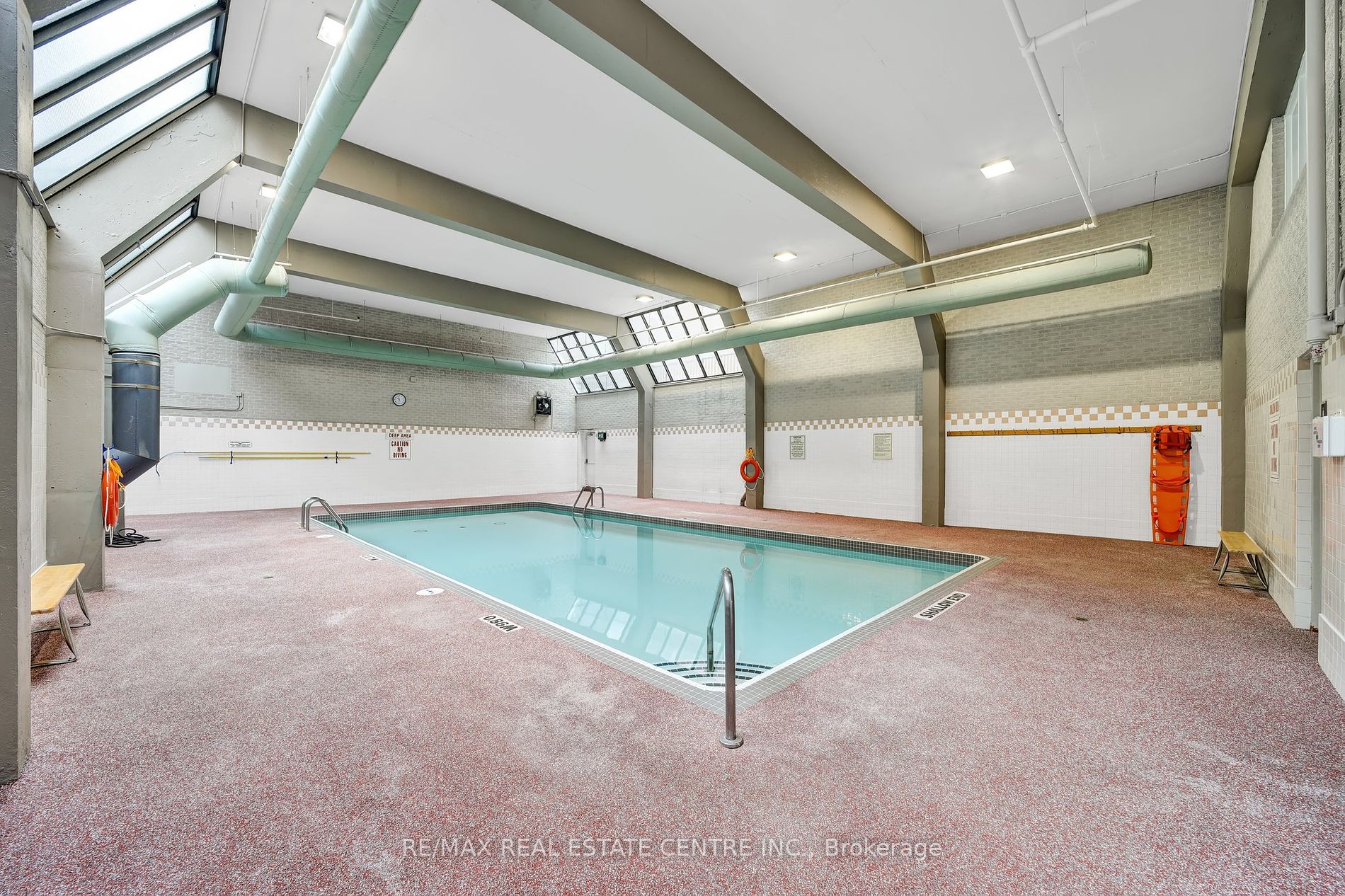 4062 Lawrence Ave E, #106