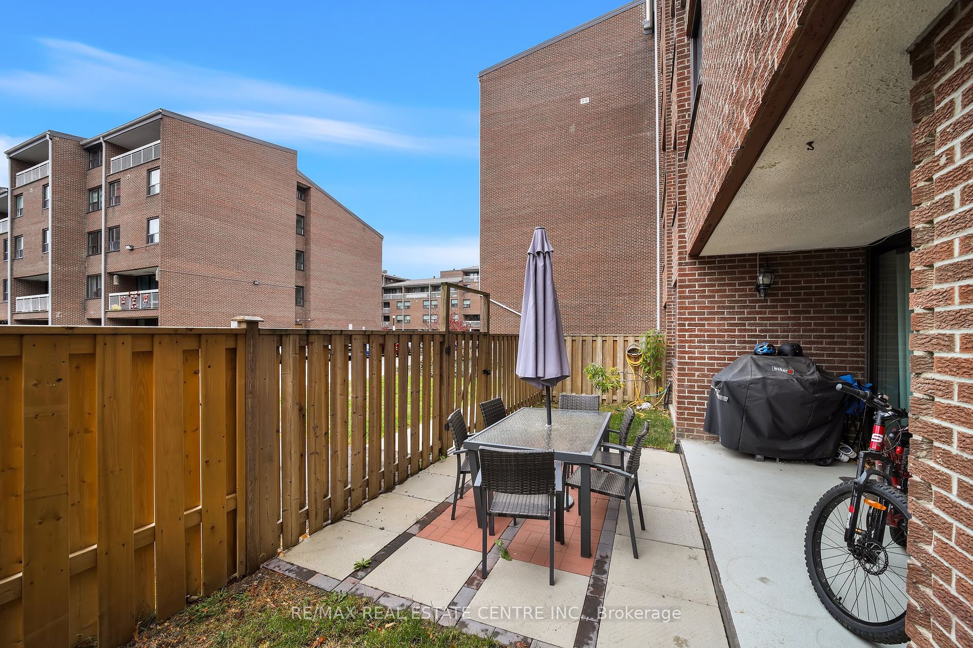 4062 Lawrence Ave E, #106