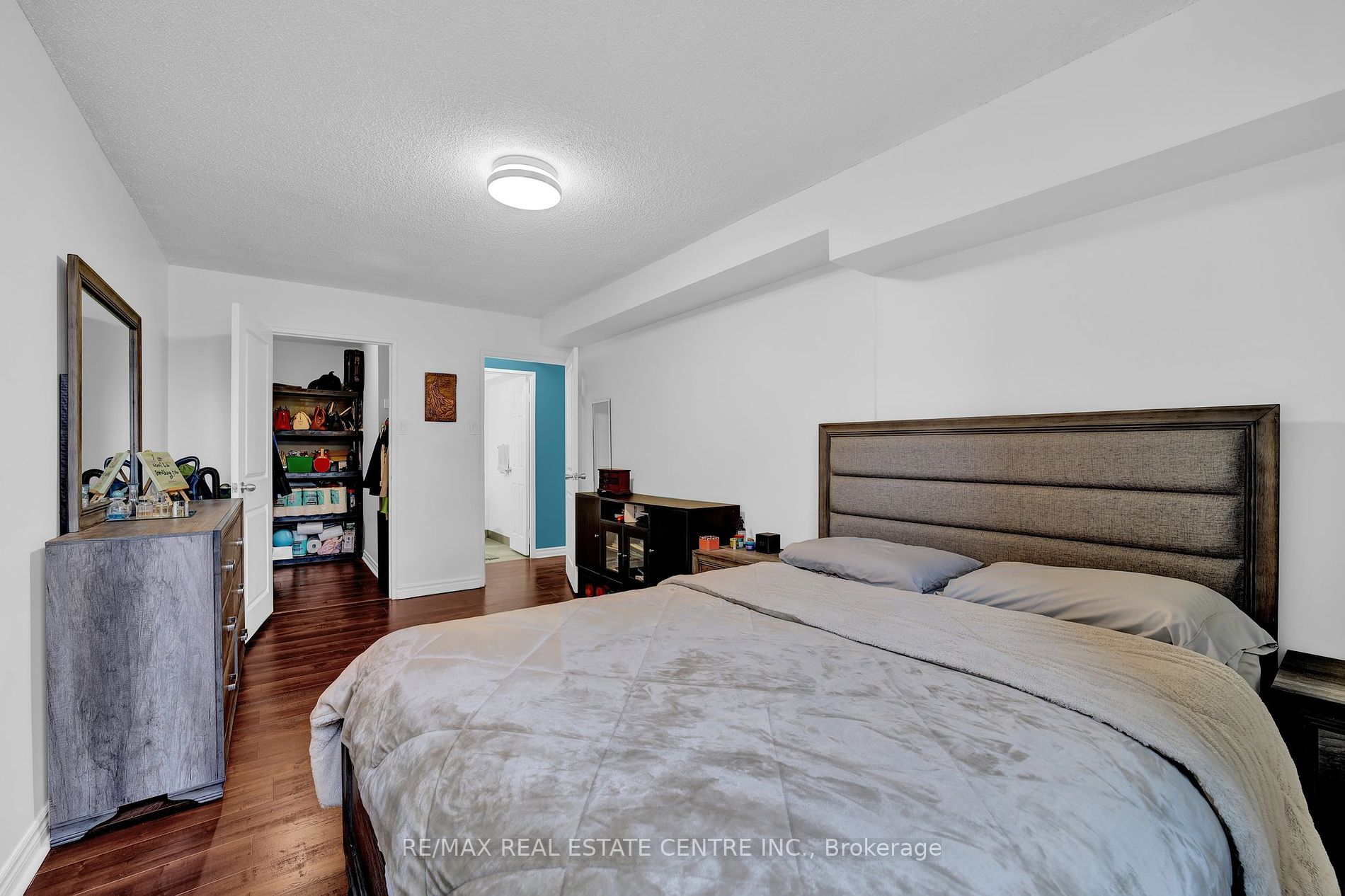 4062 Lawrence Ave E, #106