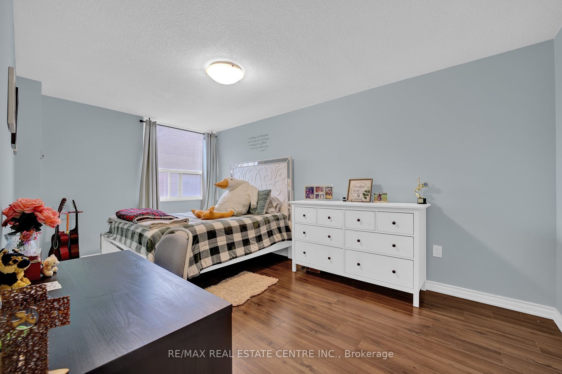 4062 Lawrence Ave E, #106