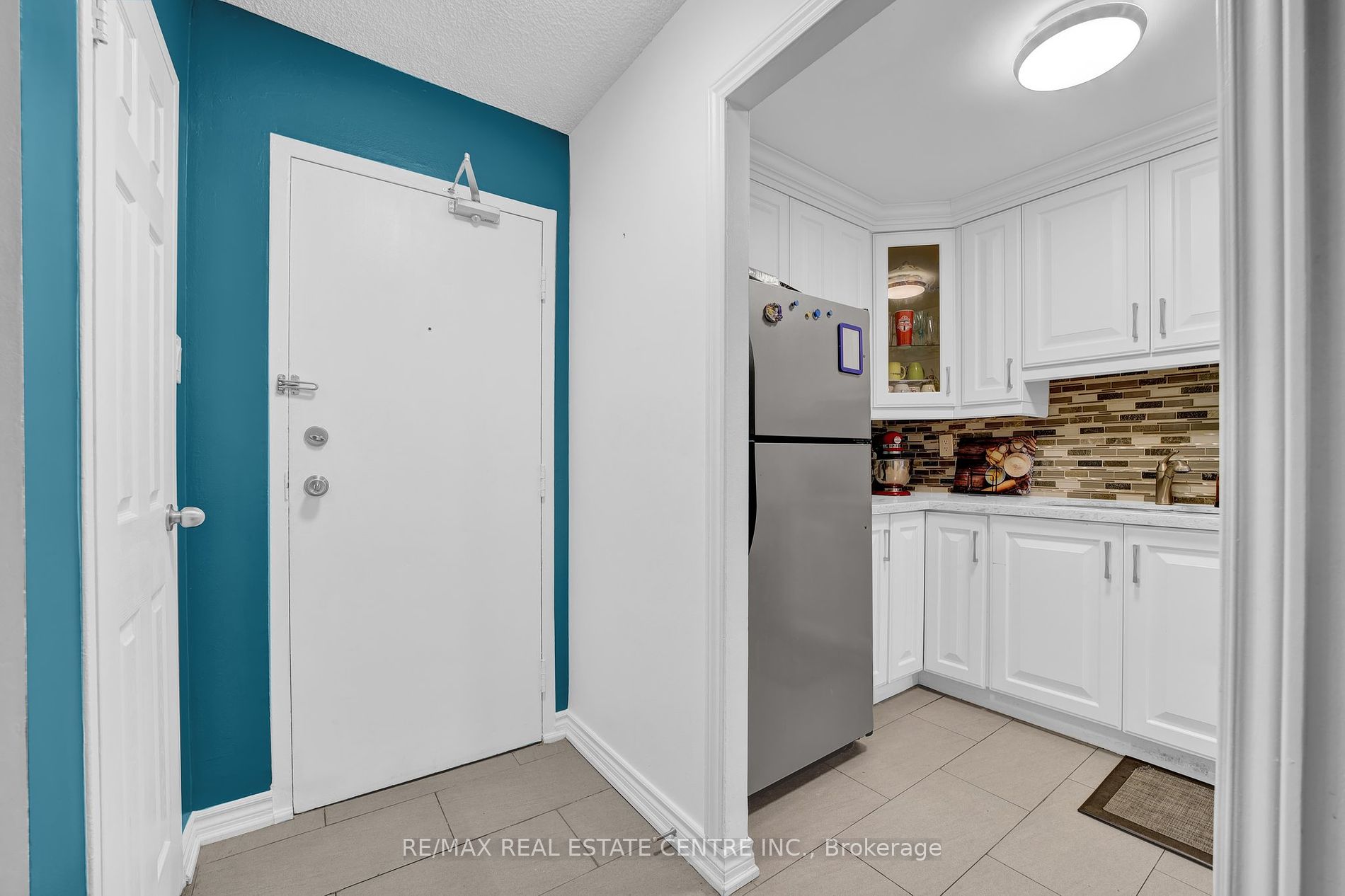 4062 Lawrence Ave E, #106