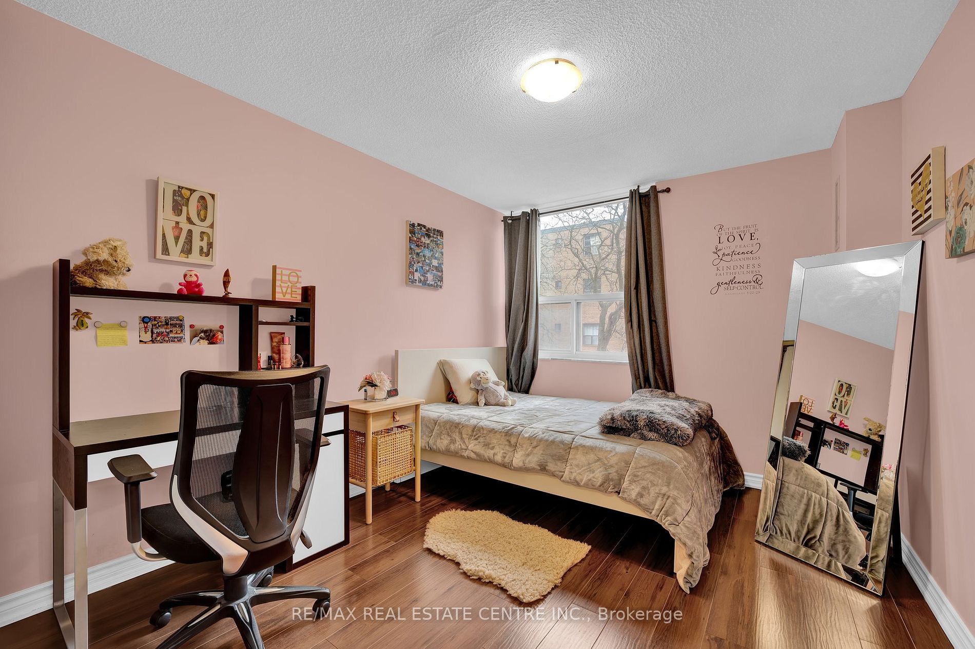 4062 Lawrence Ave E, #106