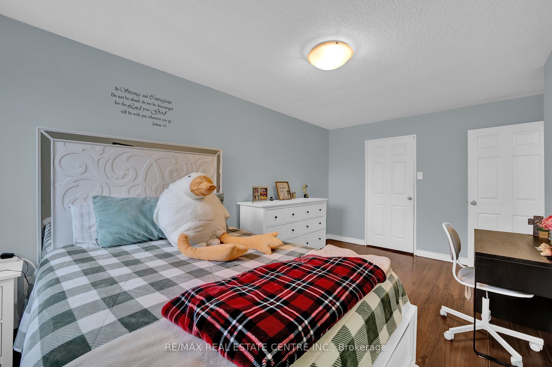 4062 Lawrence Ave E, #106