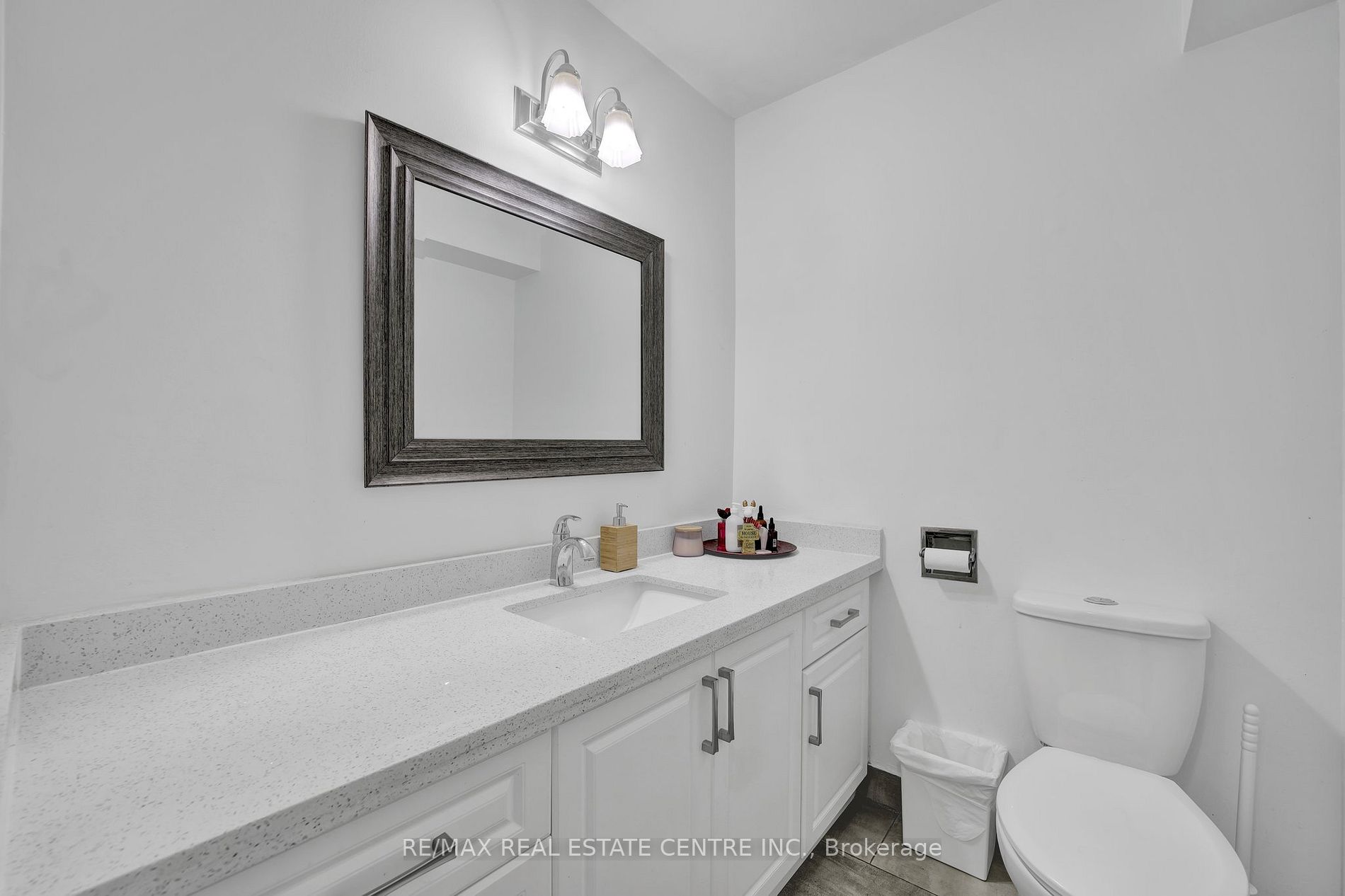 4062 Lawrence Ave E, #106
