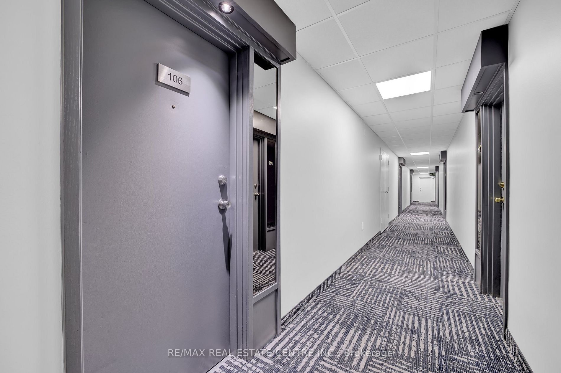4062 Lawrence Ave E, #106