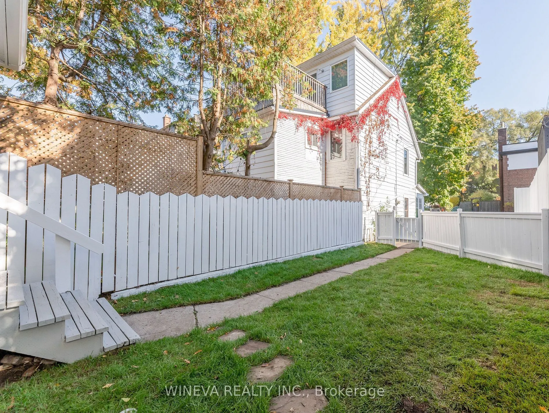 106 Willow Ave