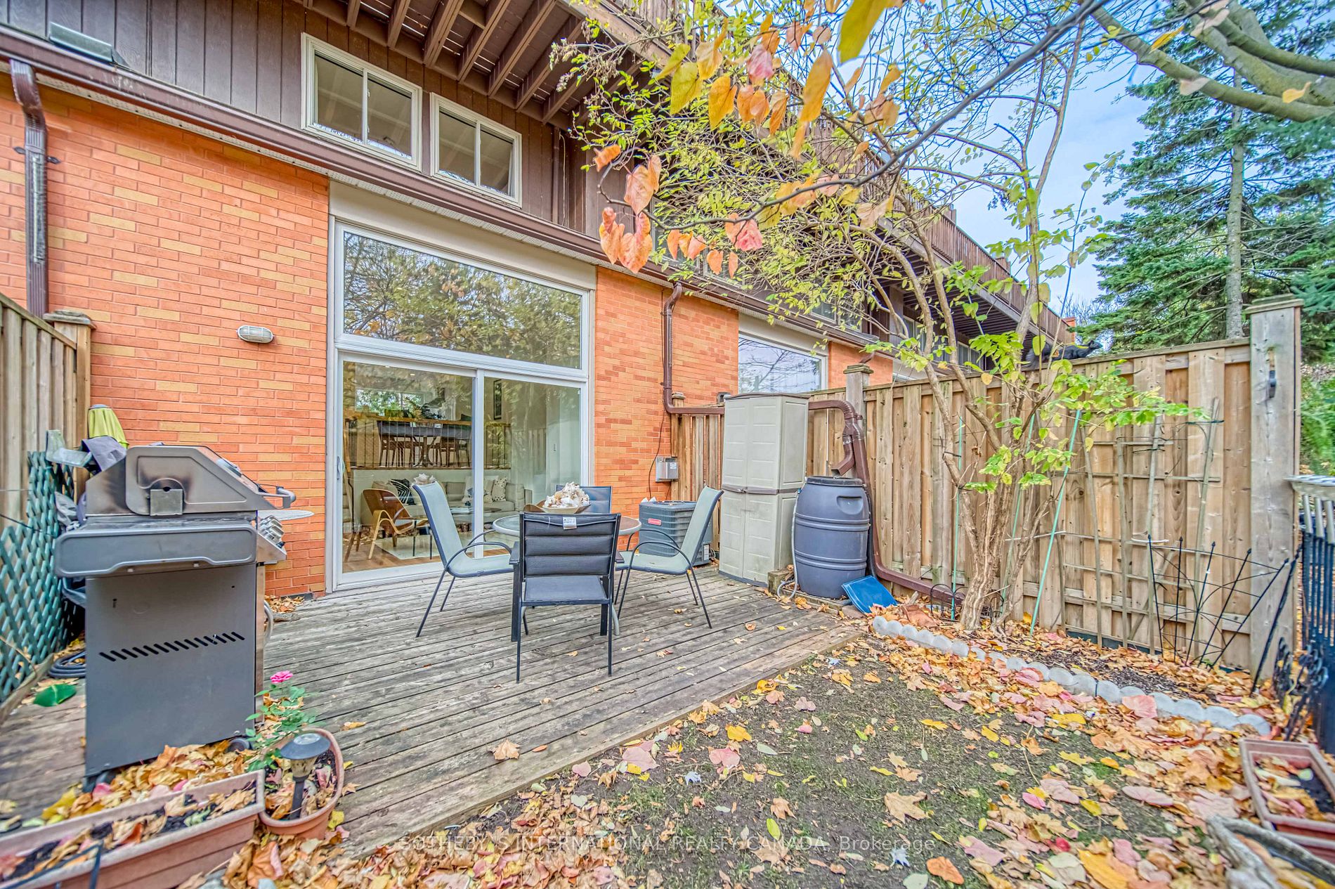 155 Woodbine Ave, #5