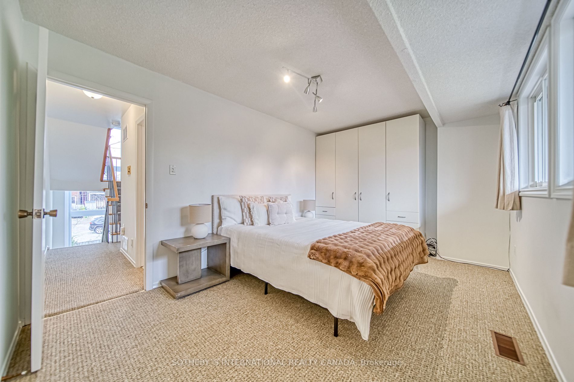 155 Woodbine Ave, #5