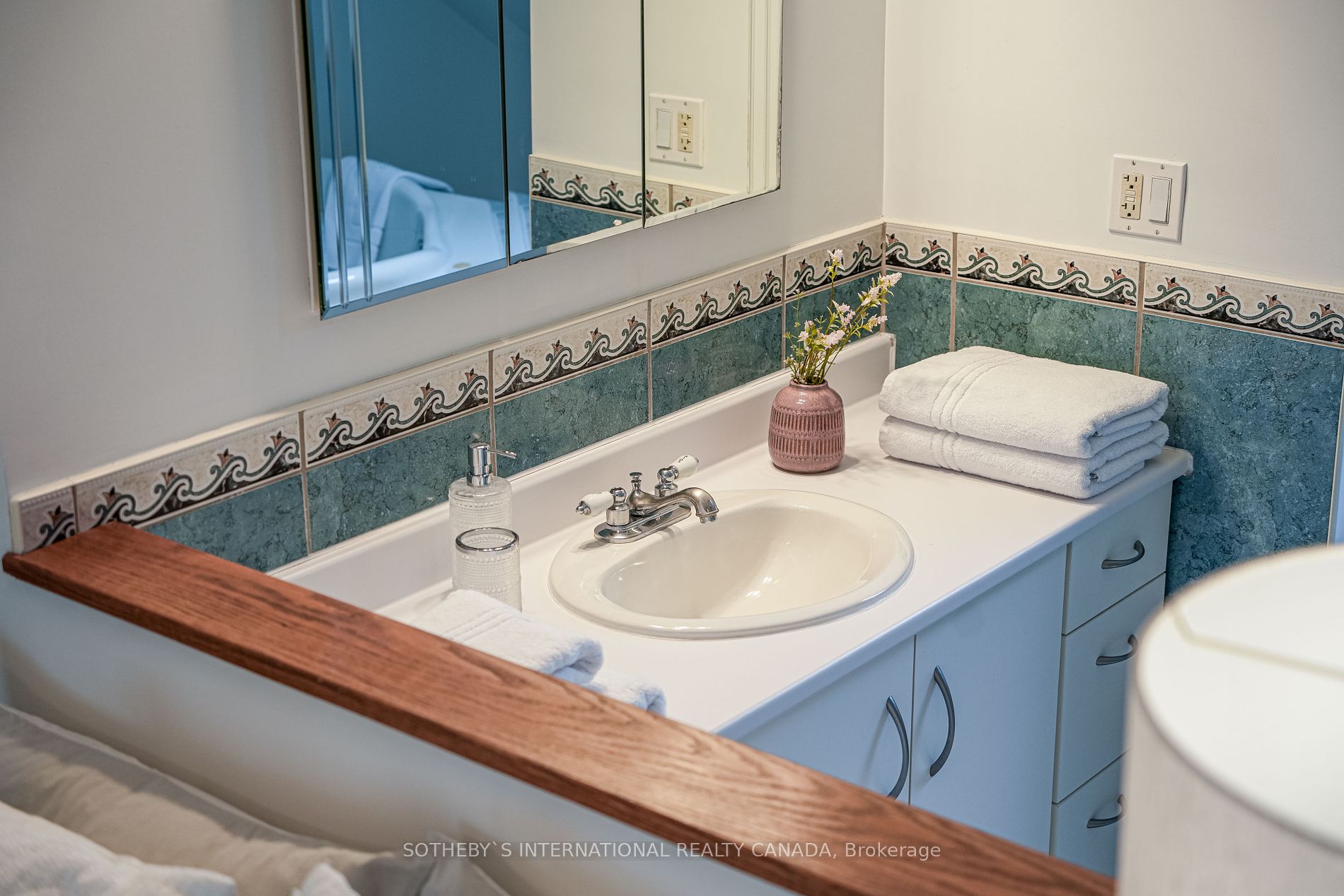 155 Woodbine Ave, #5