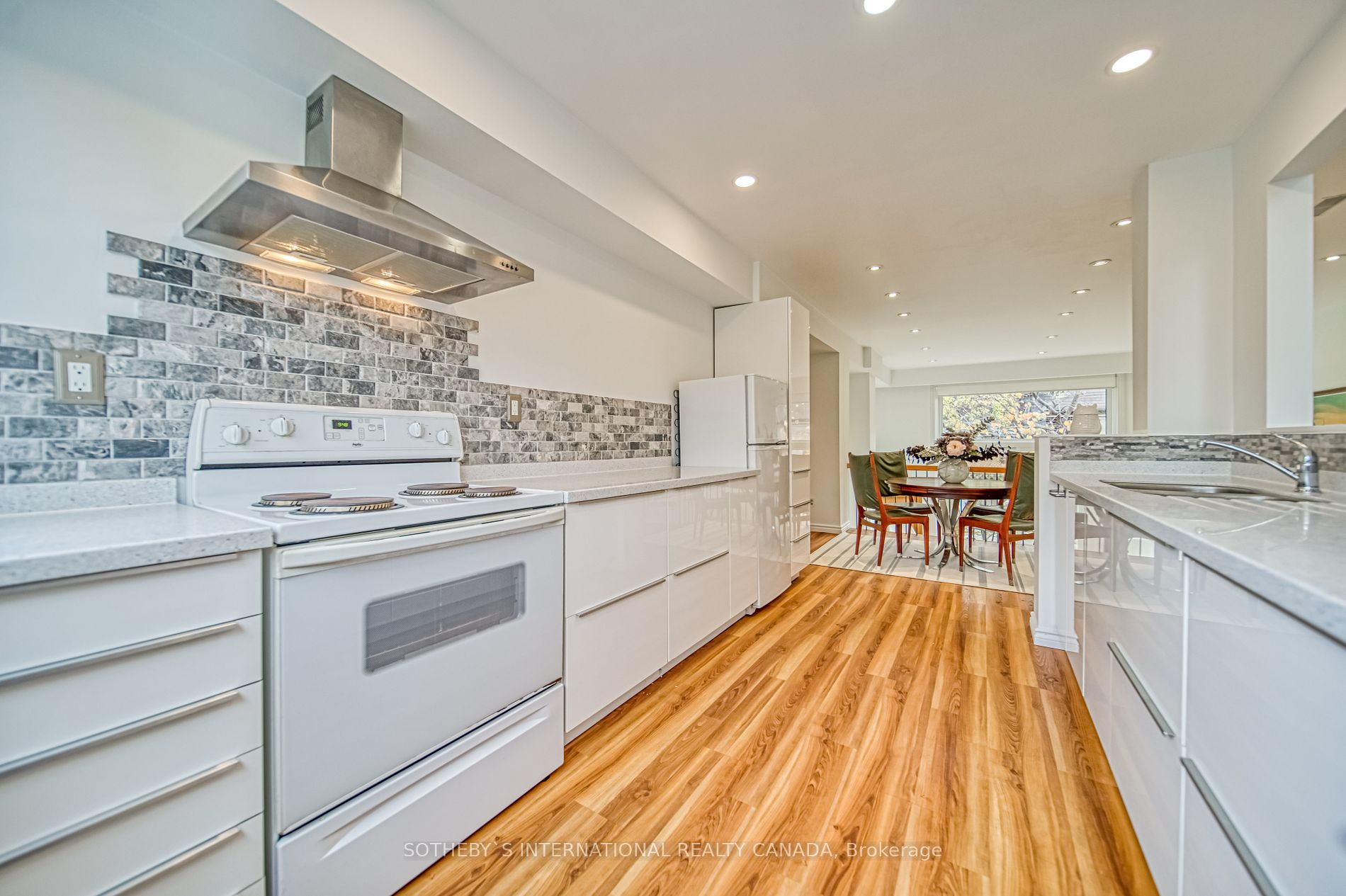155 Woodbine Ave, #5
