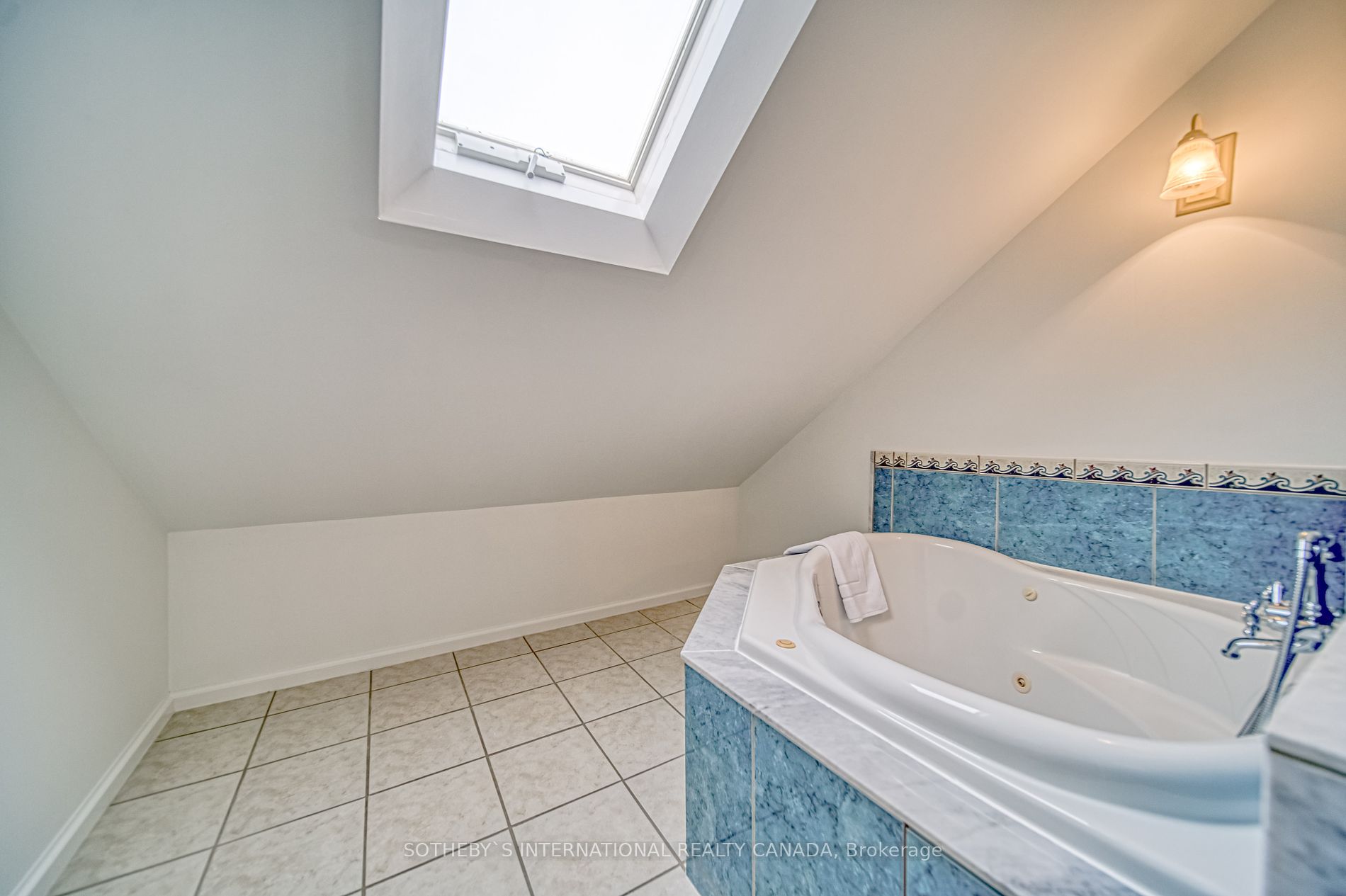 155 Woodbine Ave, #5