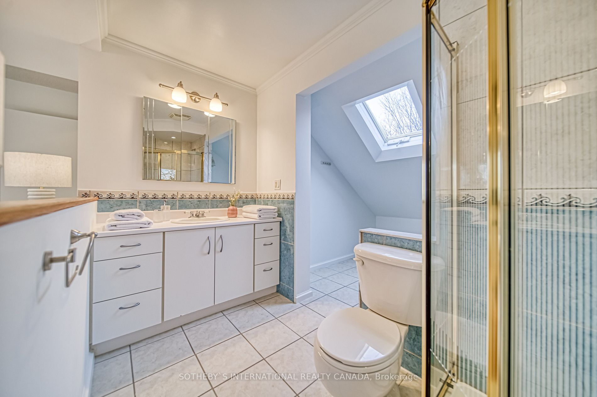 155 Woodbine Ave, #5