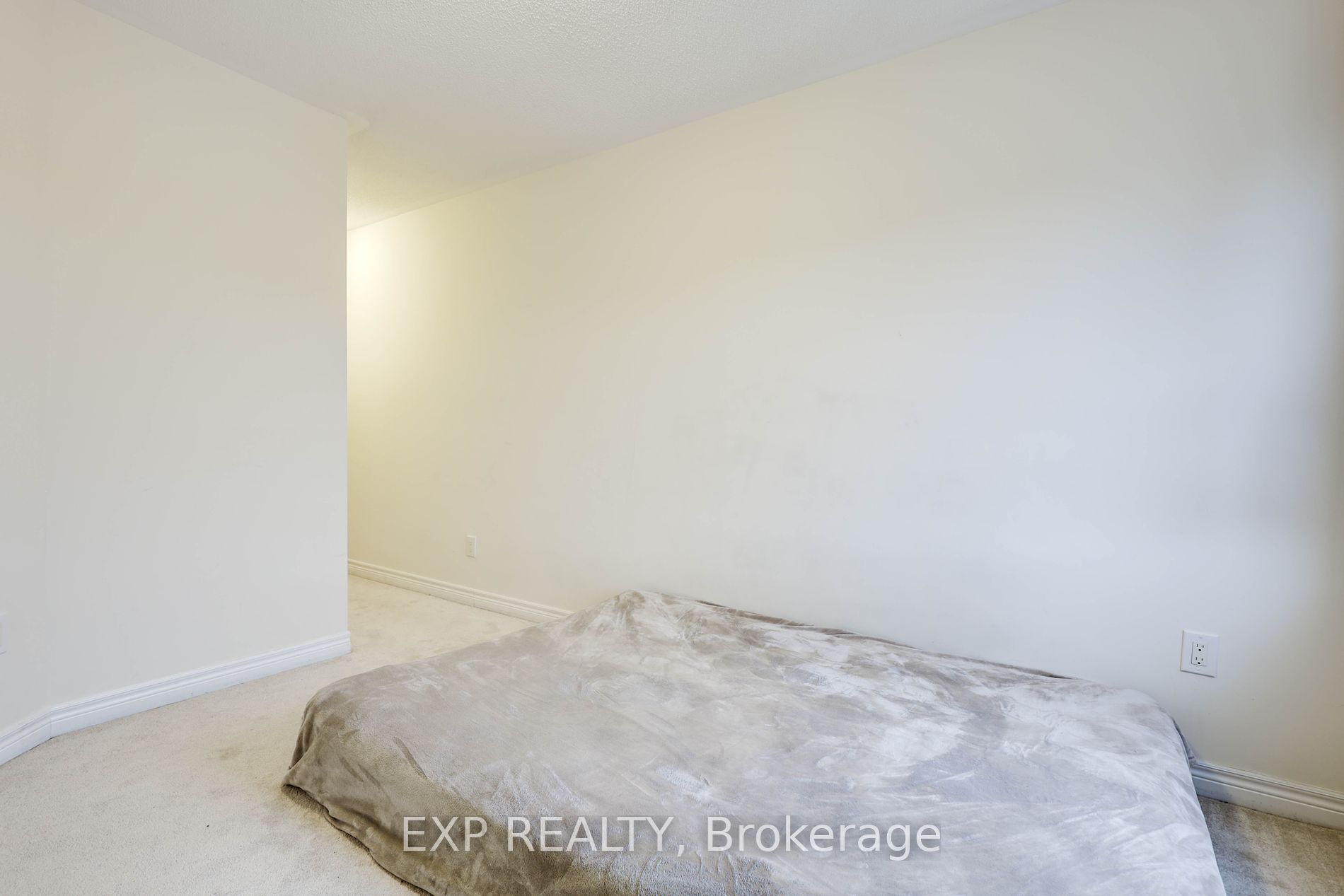 285 Finch Ave, #14