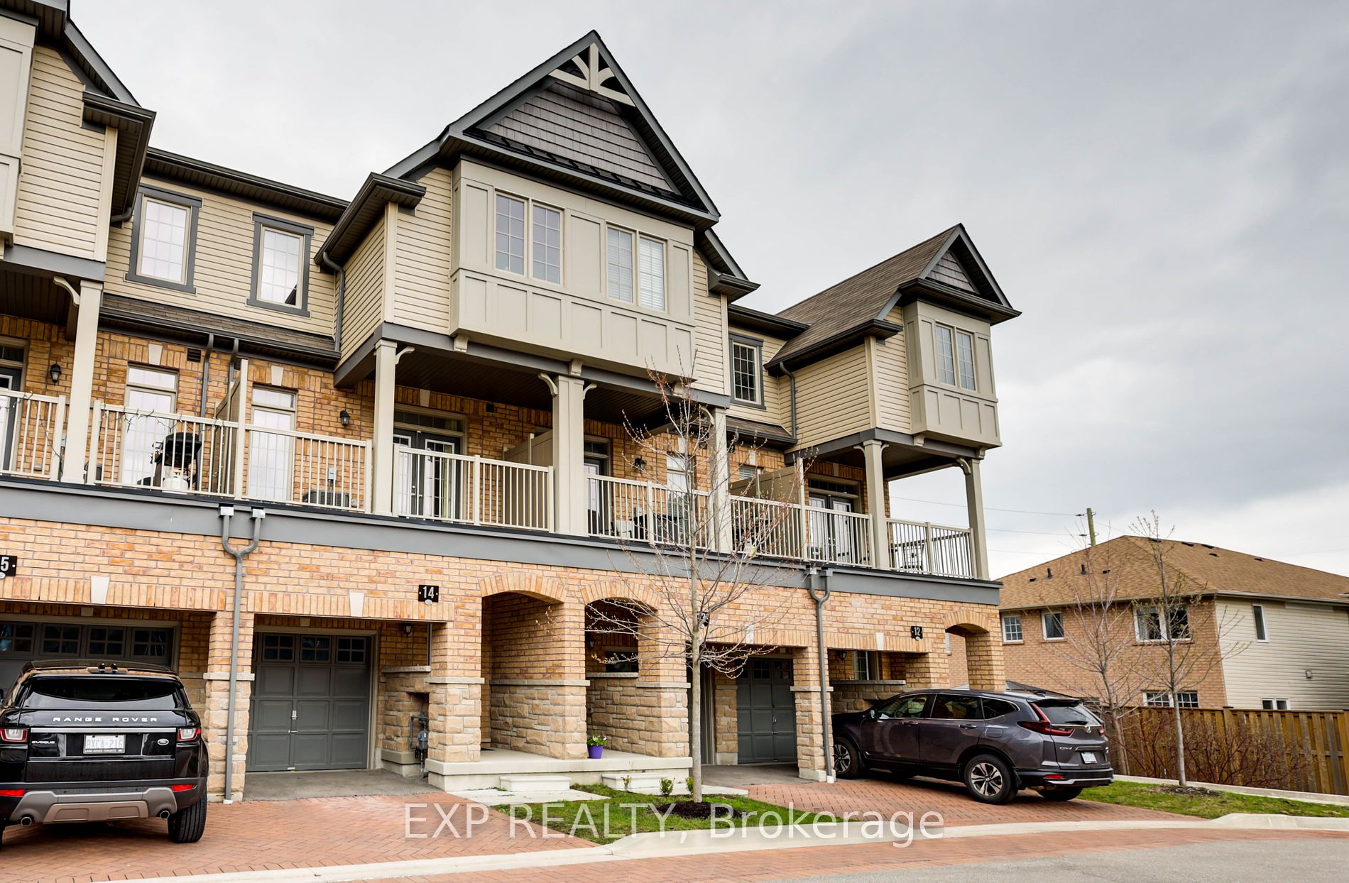 285 Finch Ave, #14