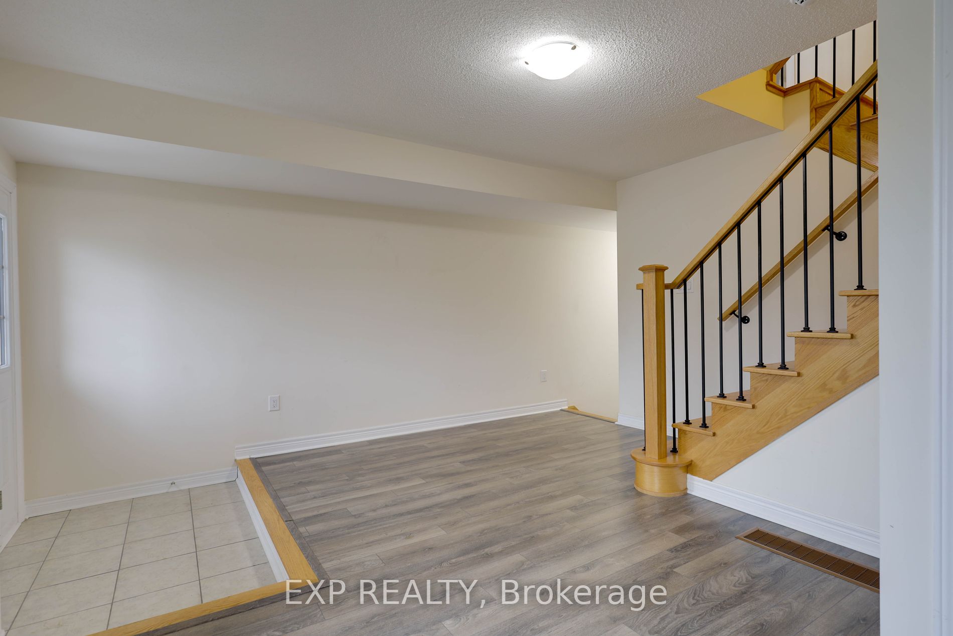 285 Finch Ave, #14