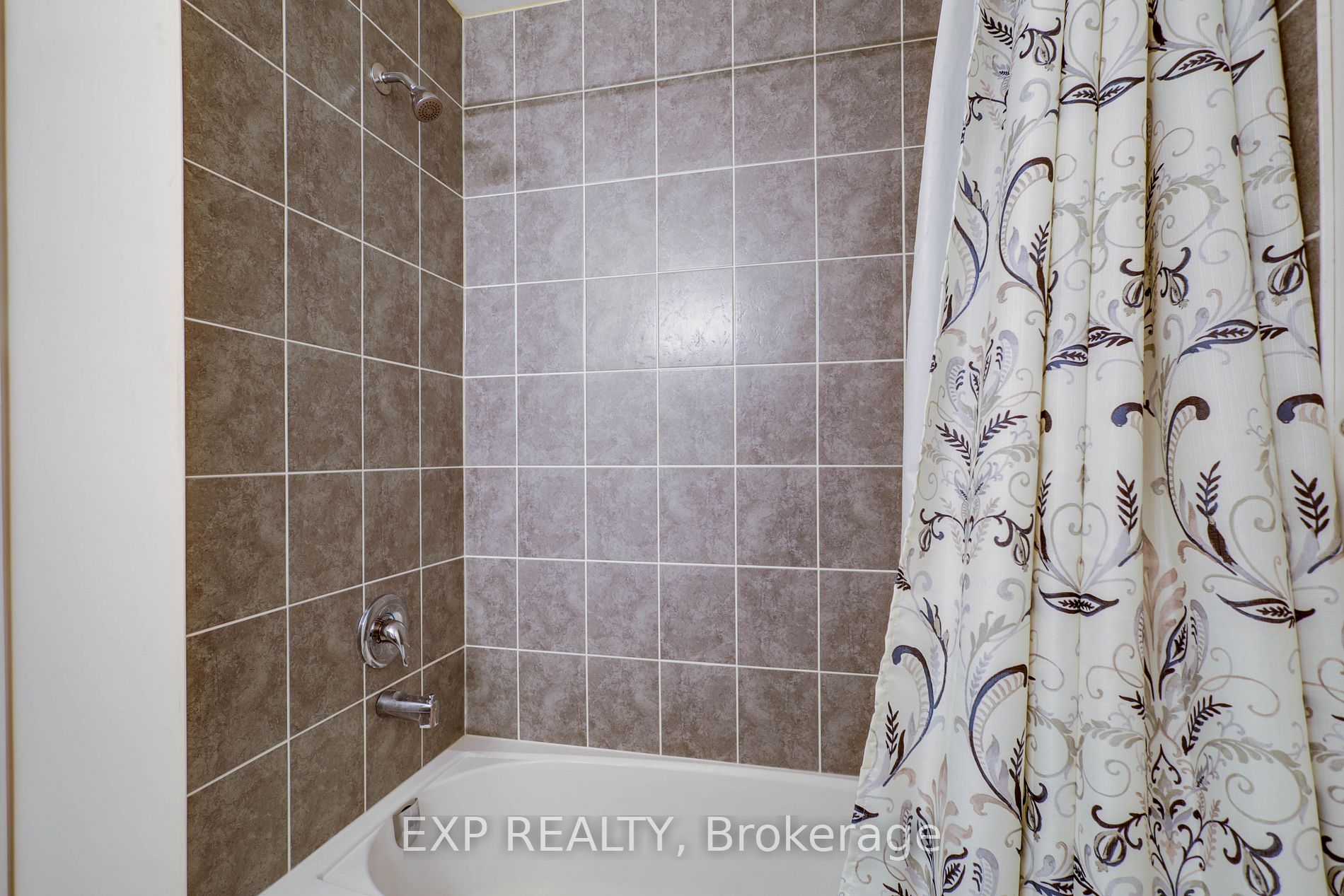 285 Finch Ave, #14