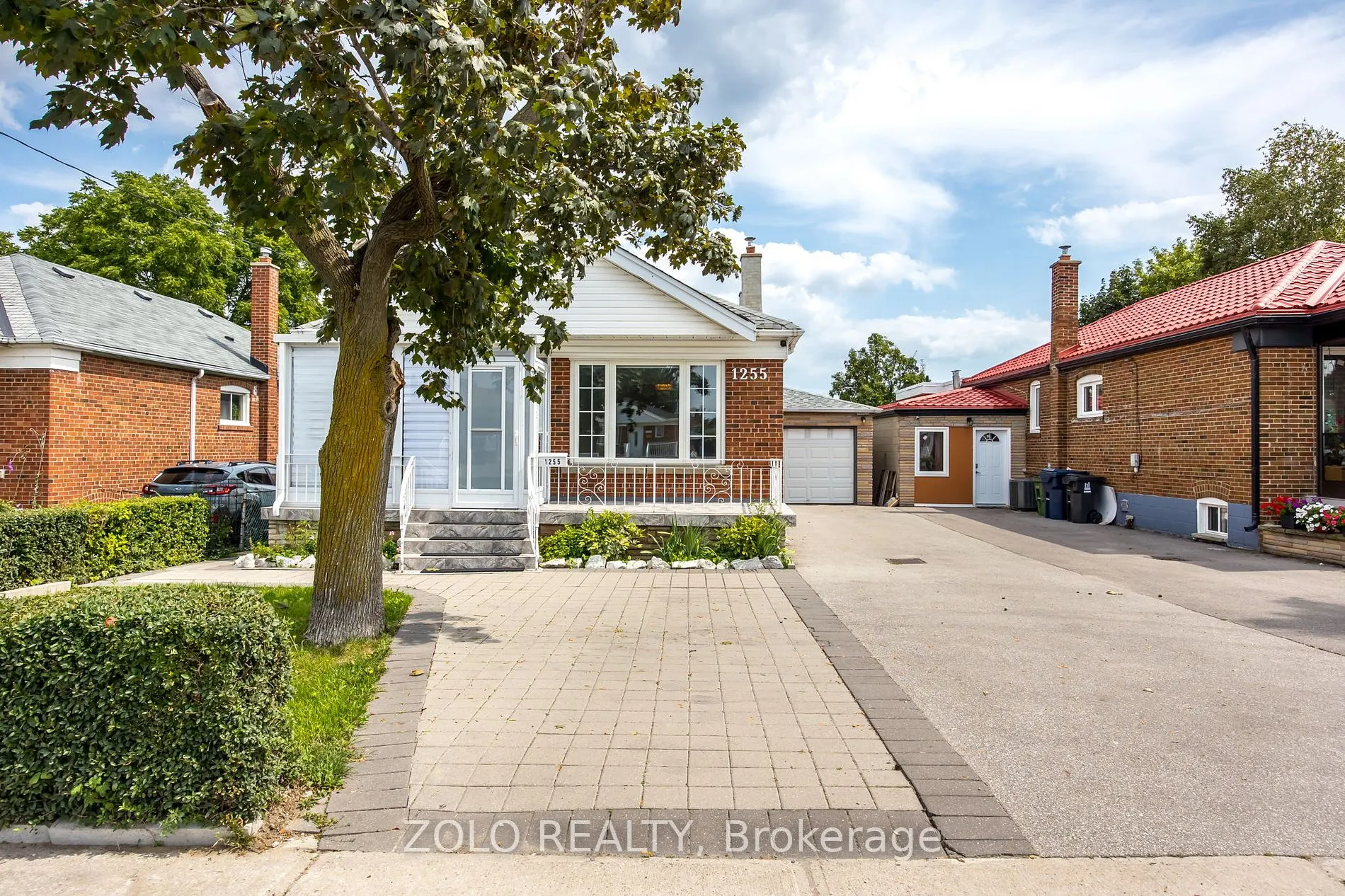 1255 Warden Ave