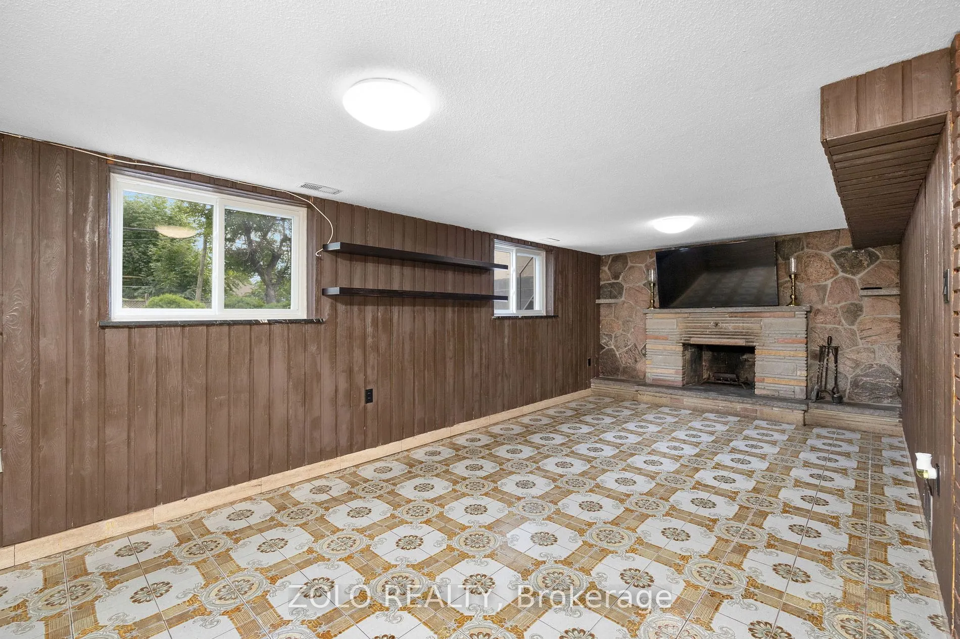 1255 Warden Ave