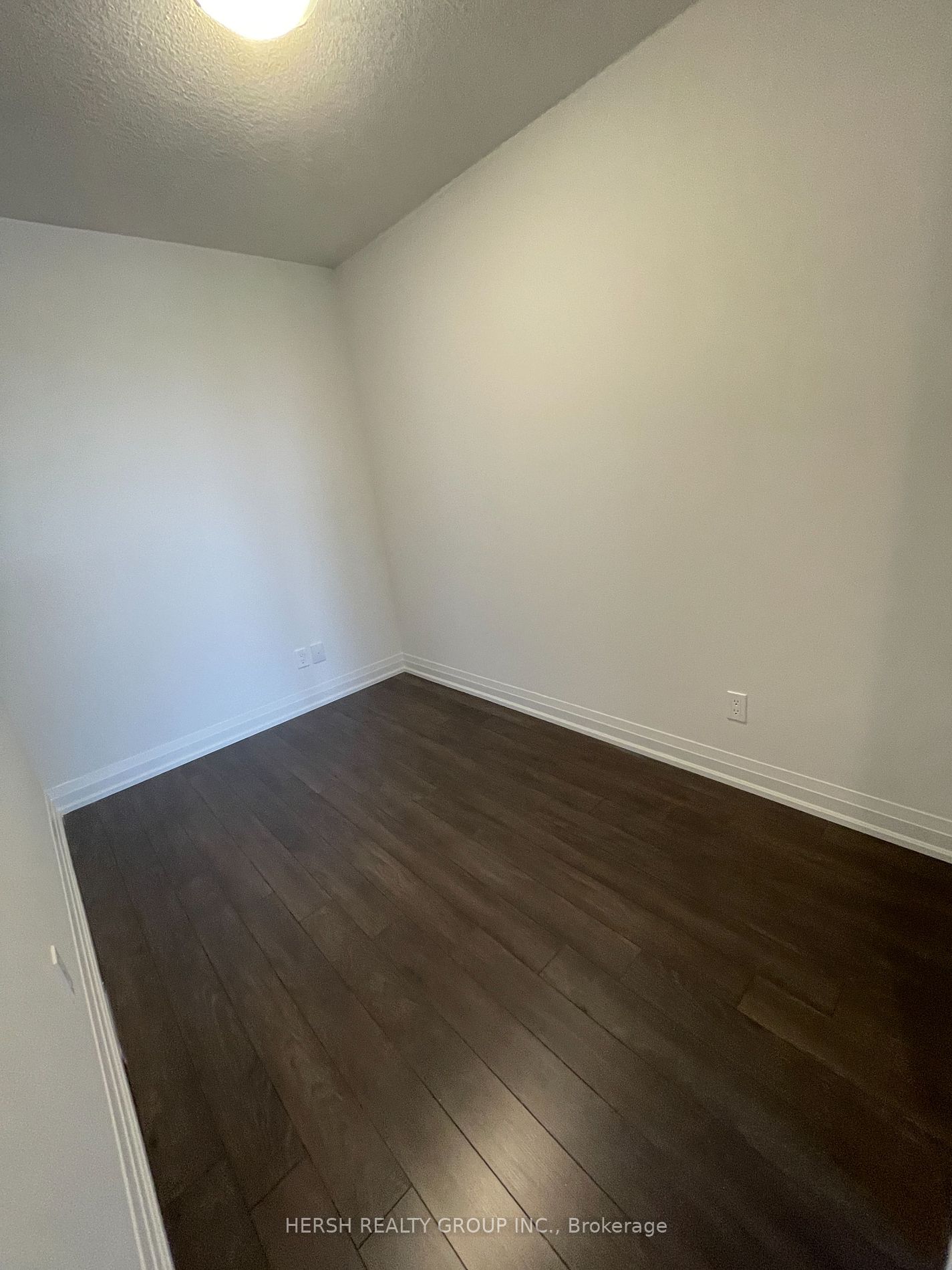 20 Meadowglen Pl, #1005