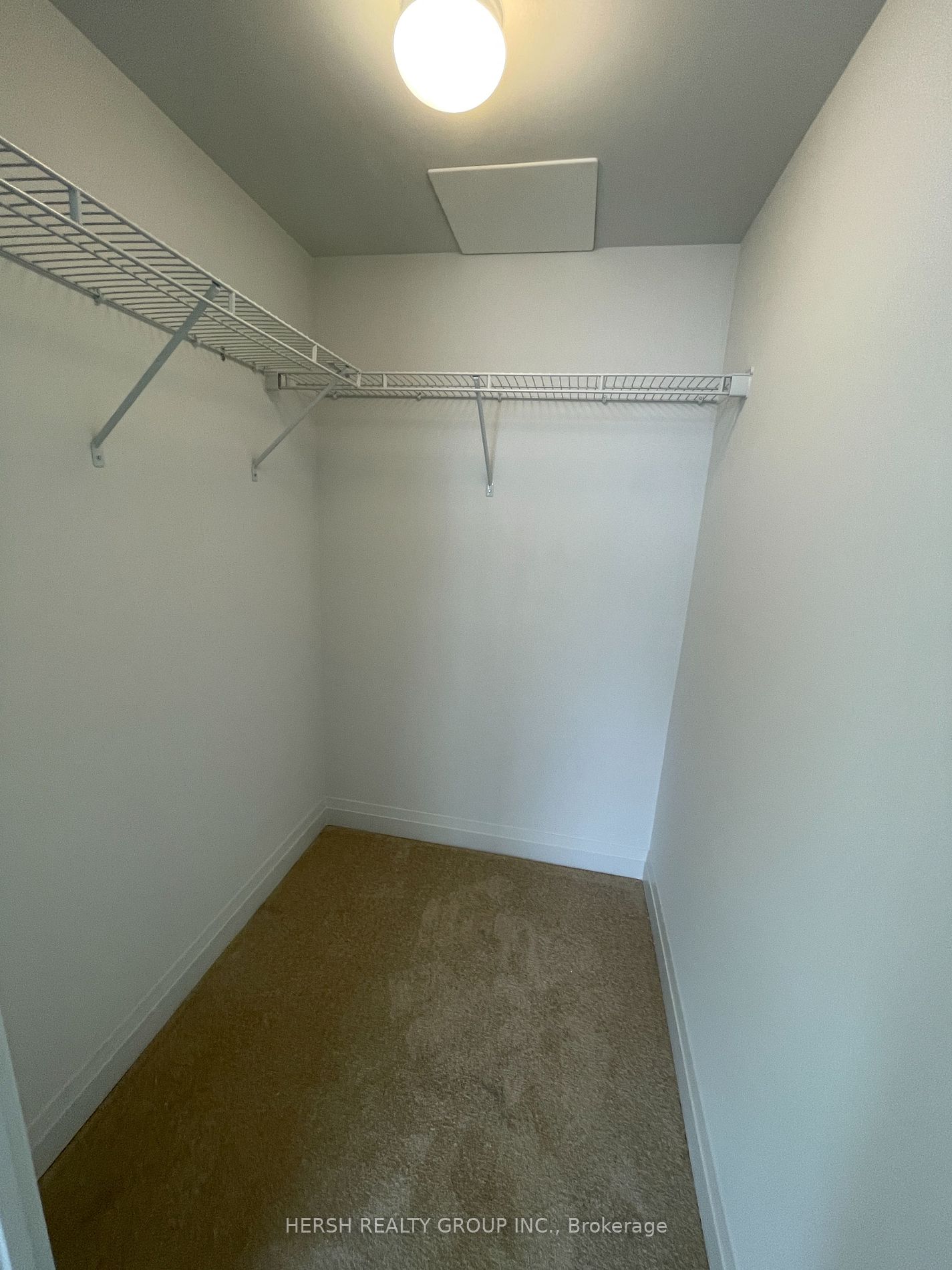20 Meadowglen Pl, #1005