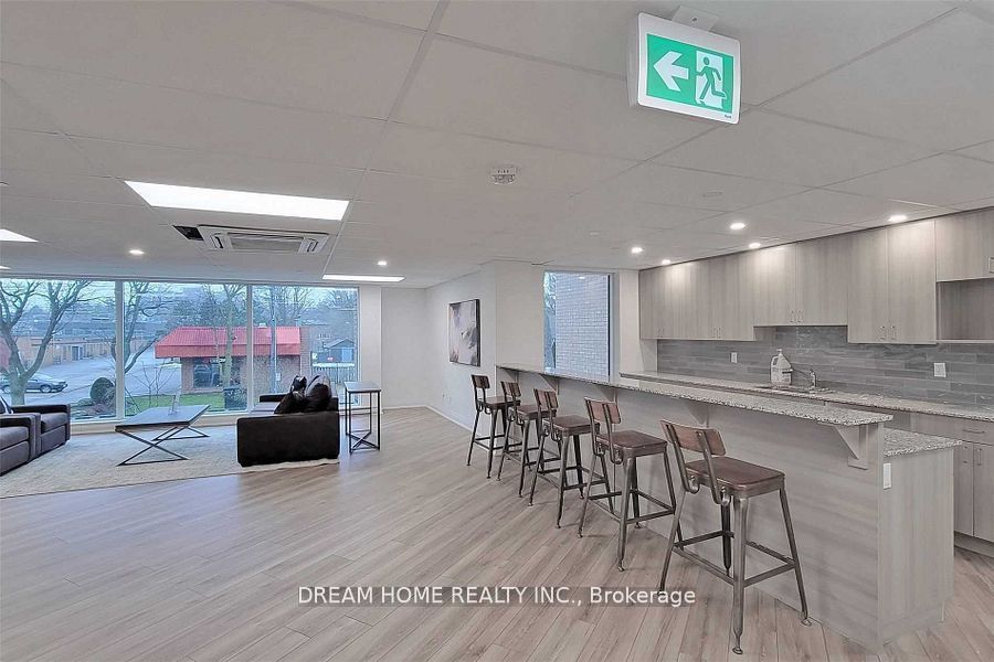 3 Falaise Rd, #A2