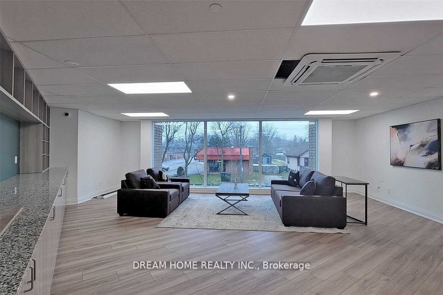 3 Falaise Rd, #A2