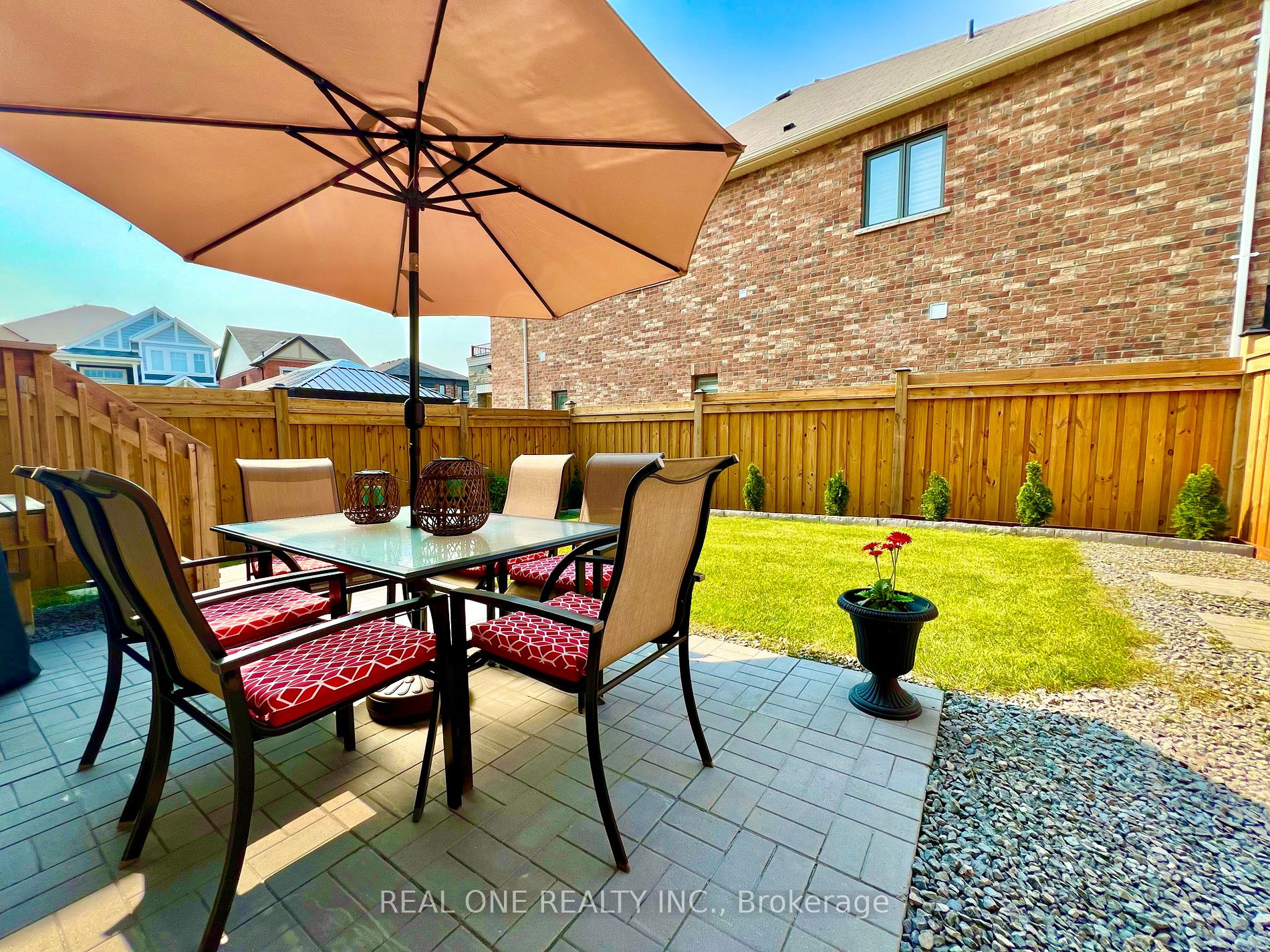 111 Barkerville Dr