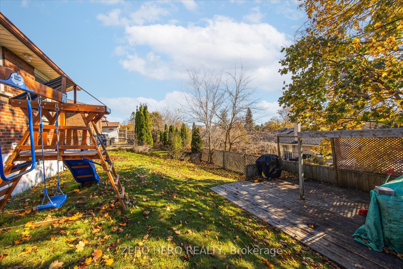 371 Rossland Rd E