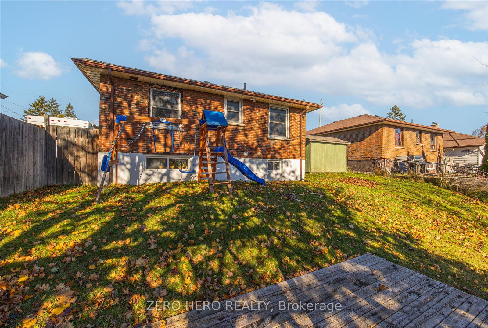 371 Rossland Rd E